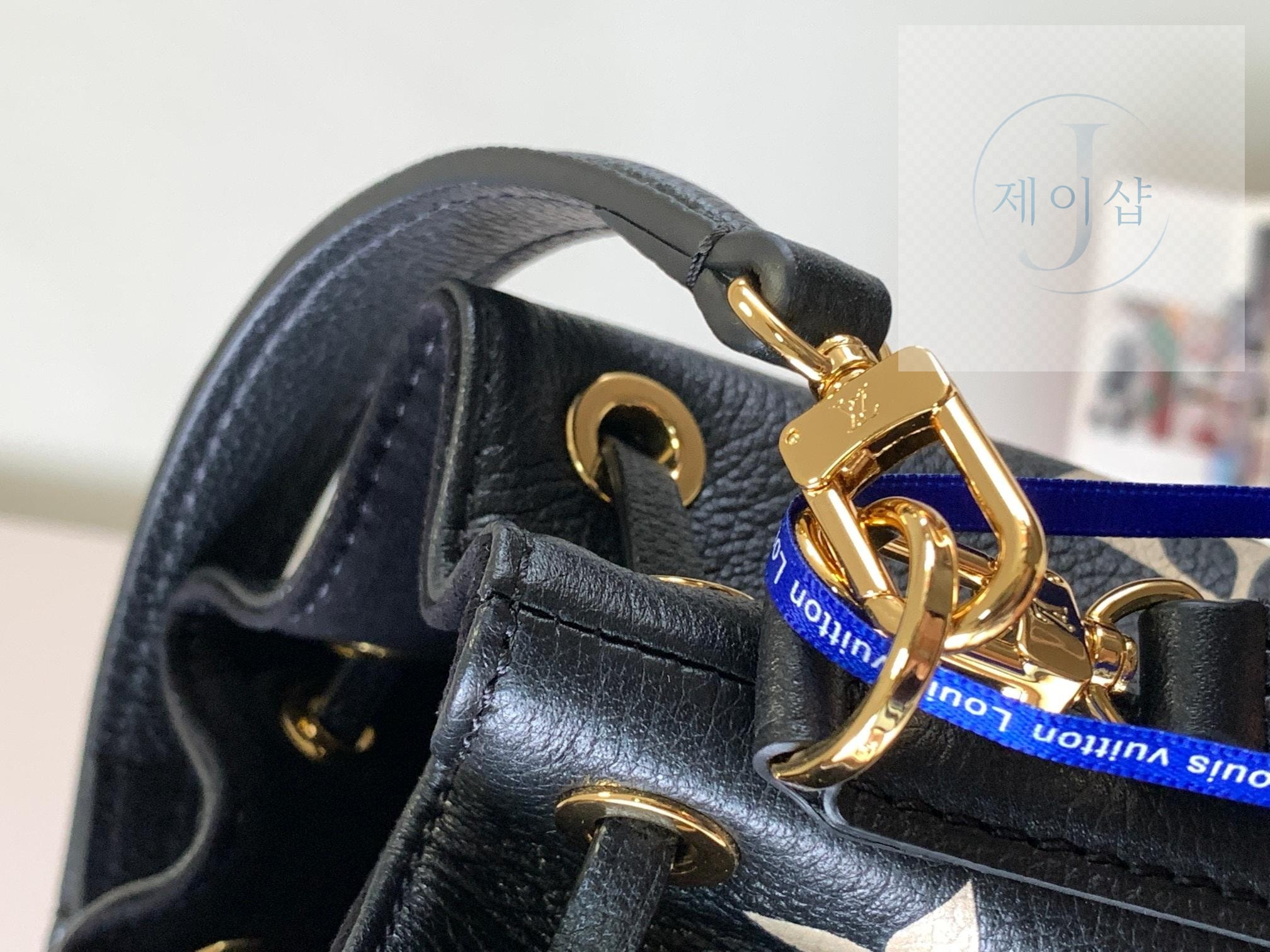 Louis Vuitton Nano Noe - 상세 이미지