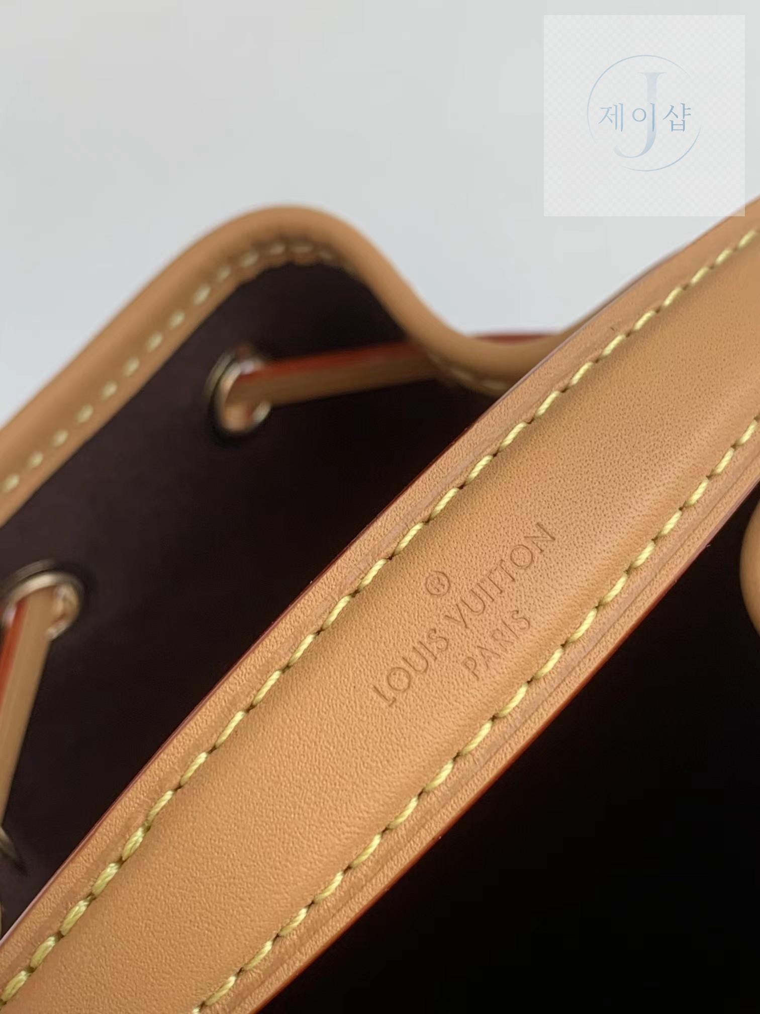 Louis Vuitton Nano Noe Monogram - 상세 이미지