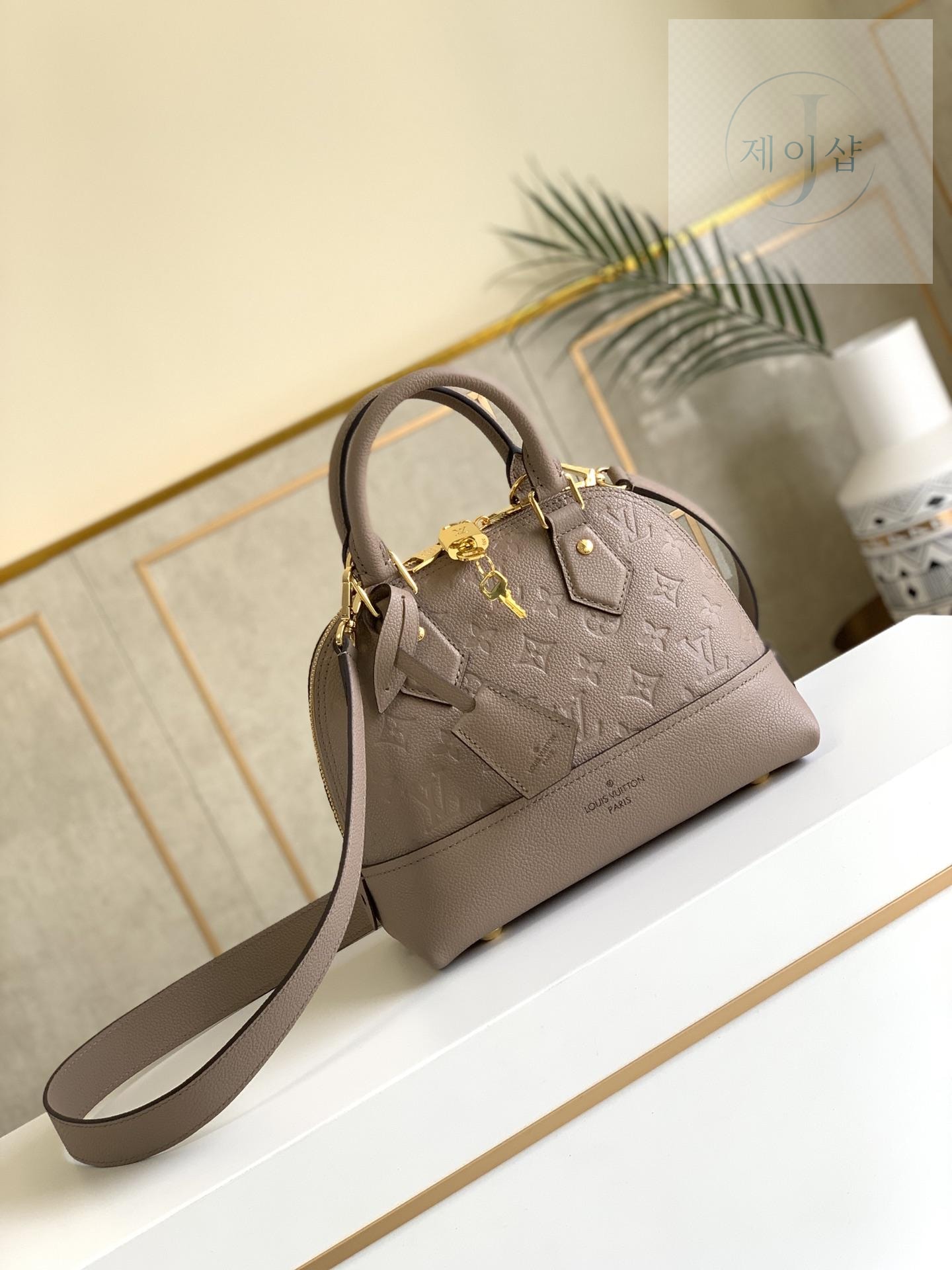 Louis Vuitton Neo Alma BB