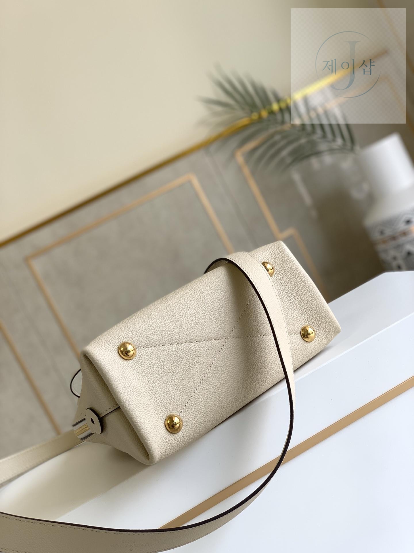 Louis Vuitton Neo Alma BB - 상세 이미지