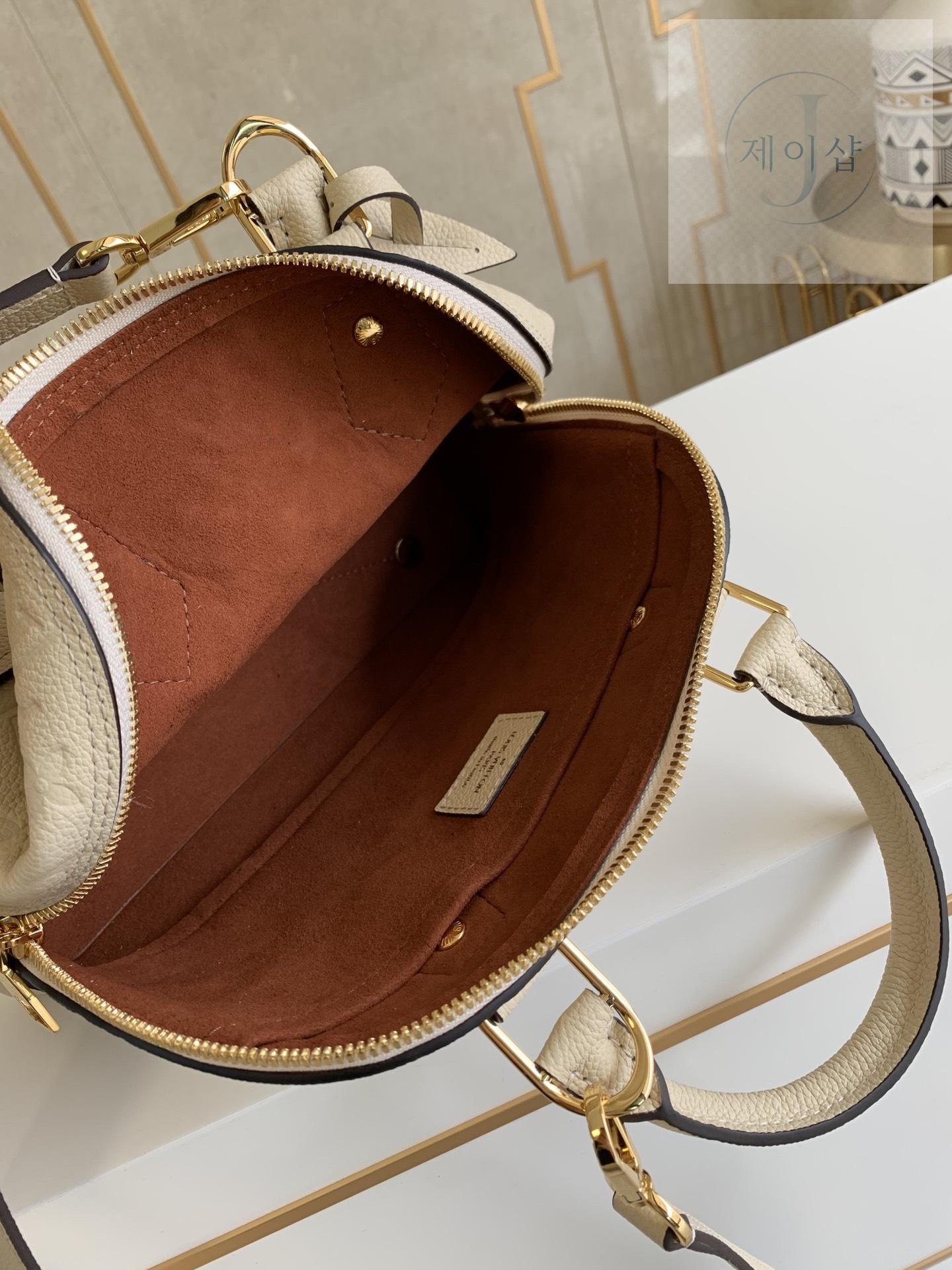 Louis Vuitton Neo Alma BB - 상세 이미지