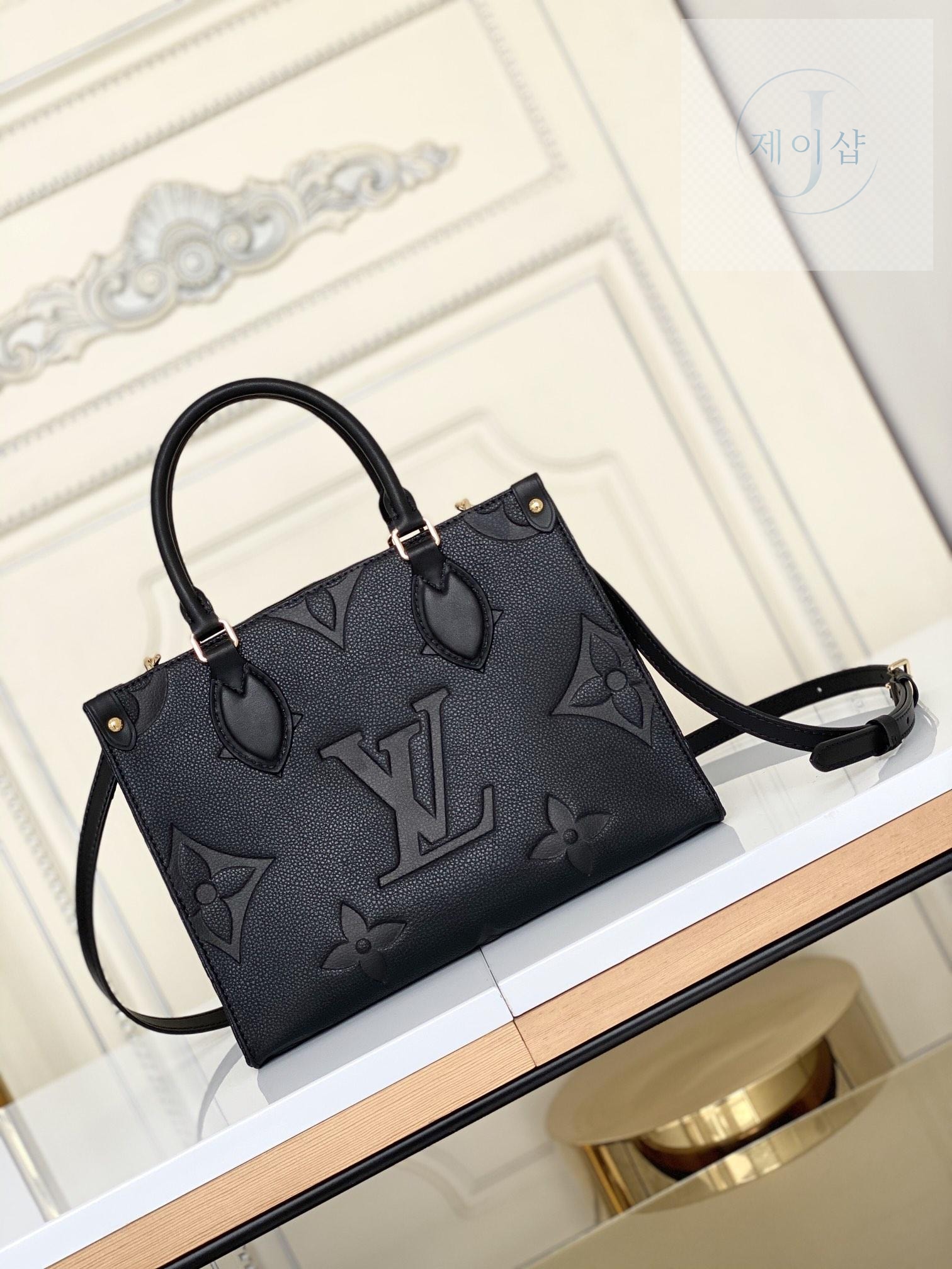 Louis Vuitton On The Go PM
