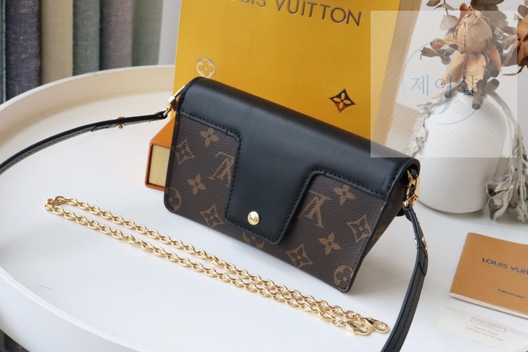 Louis Vuitton Padlock On Strap - 상세 이미지