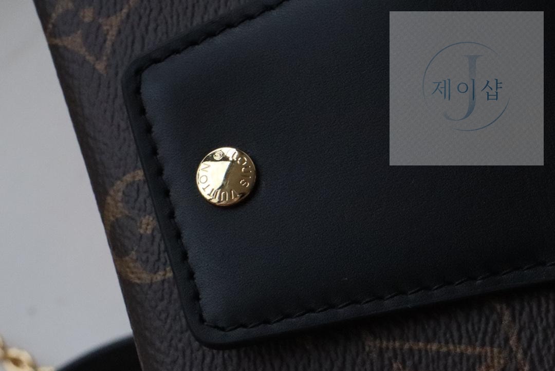 Louis Vuitton Padlock On Strap - 상세 이미지