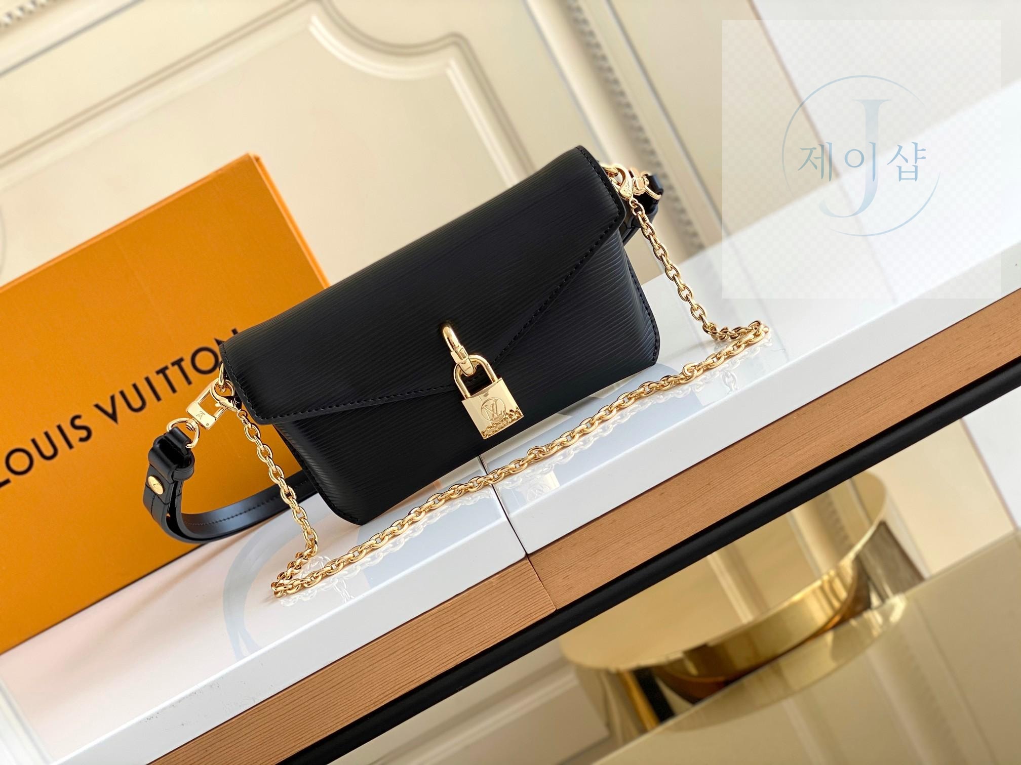 Louis Vuitton Padlock On Strap - 상세 이미지
