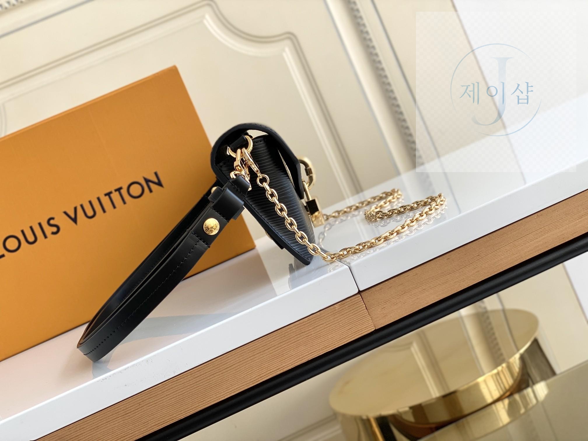 Louis Vuitton Padlock On Strap - 상세 이미지