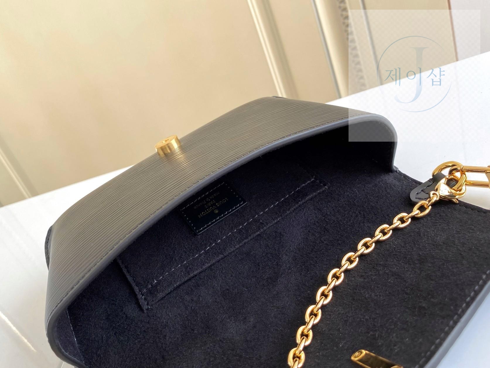 Louis Vuitton Padlock On Strap - 상세 이미지