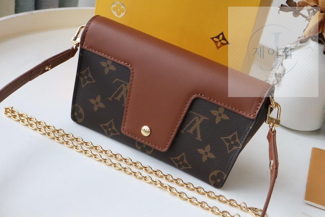 Louis Vuitton Padlock On Strap - 상세 이미지
