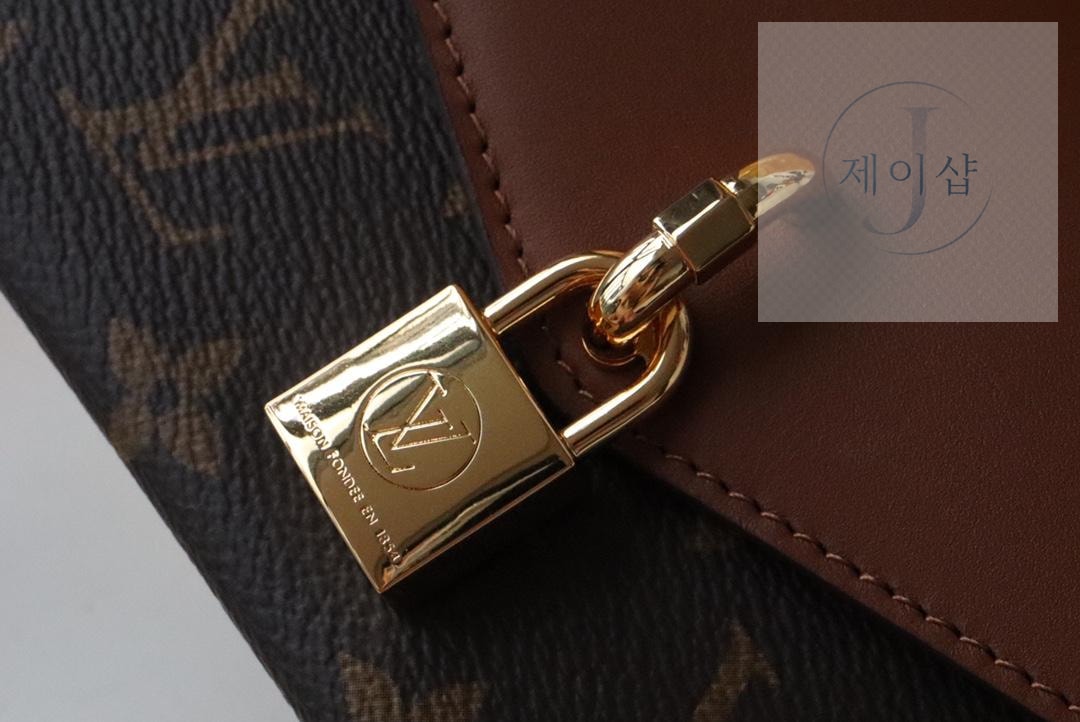 Louis Vuitton Padlock On Strap - 상세 이미지