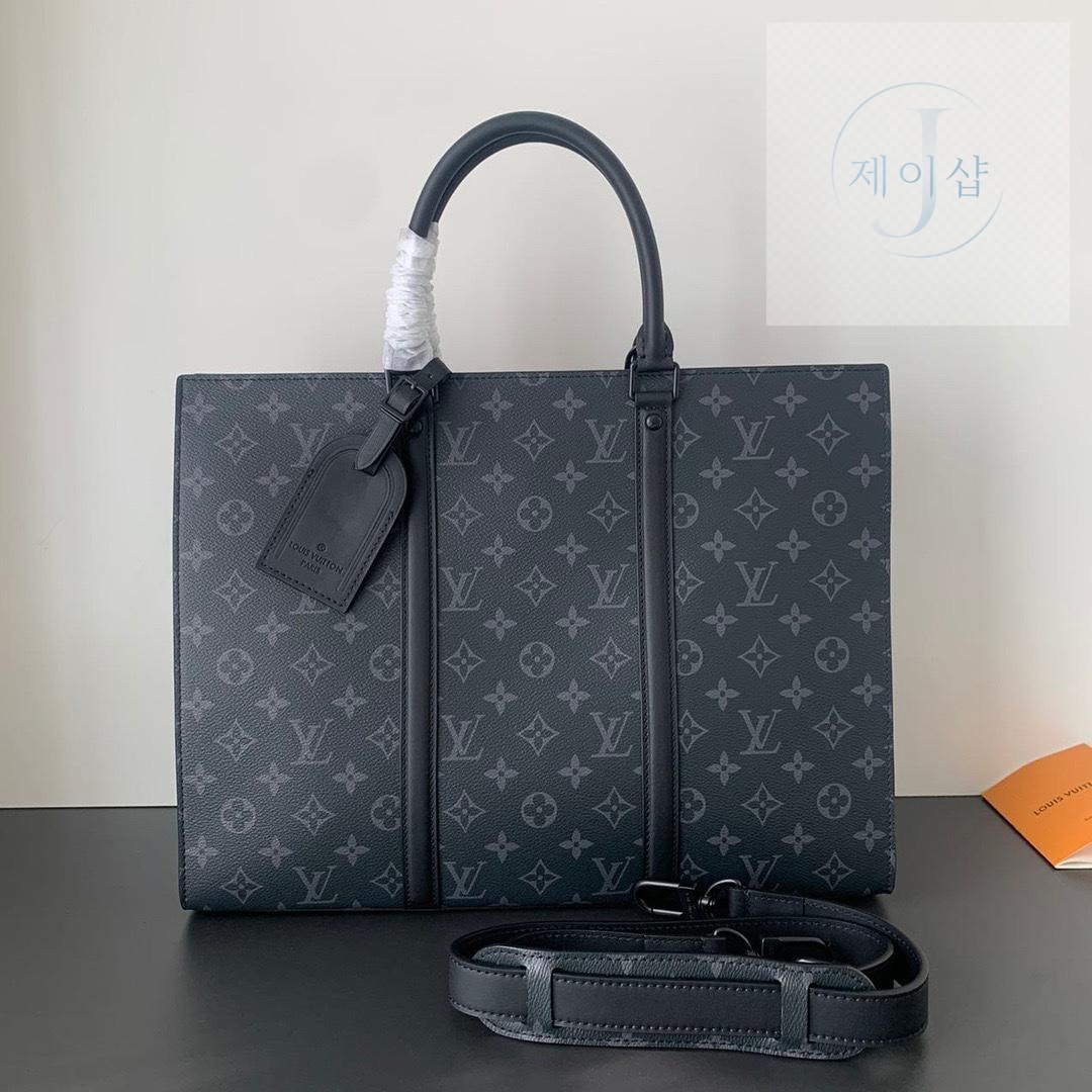Louis Vuitton Sac Plat Monogram Eclipse