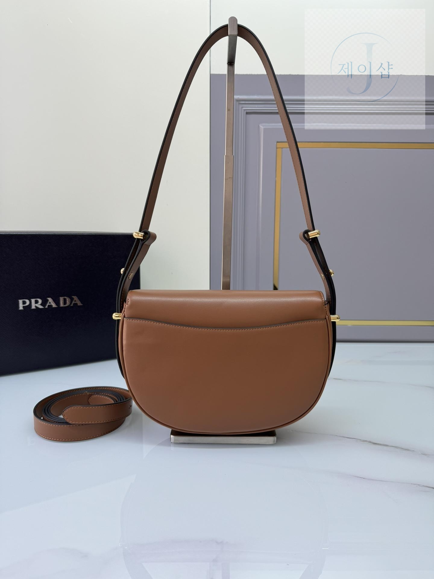 Prada Arque Leather Shoulder Flap - 상세 이미지