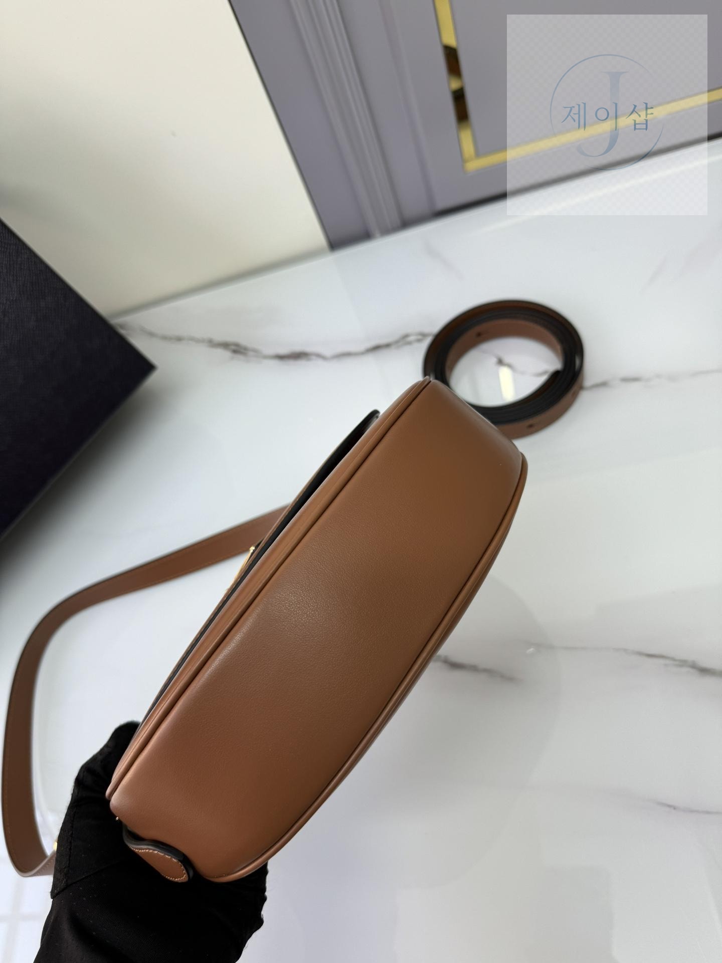 Prada Arque Leather Shoulder Flap - 상세 이미지