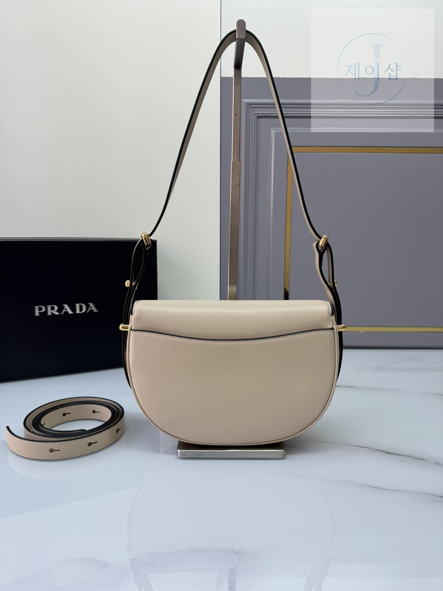 Prada Arque Leather Shoulder Flap - 상세 이미지