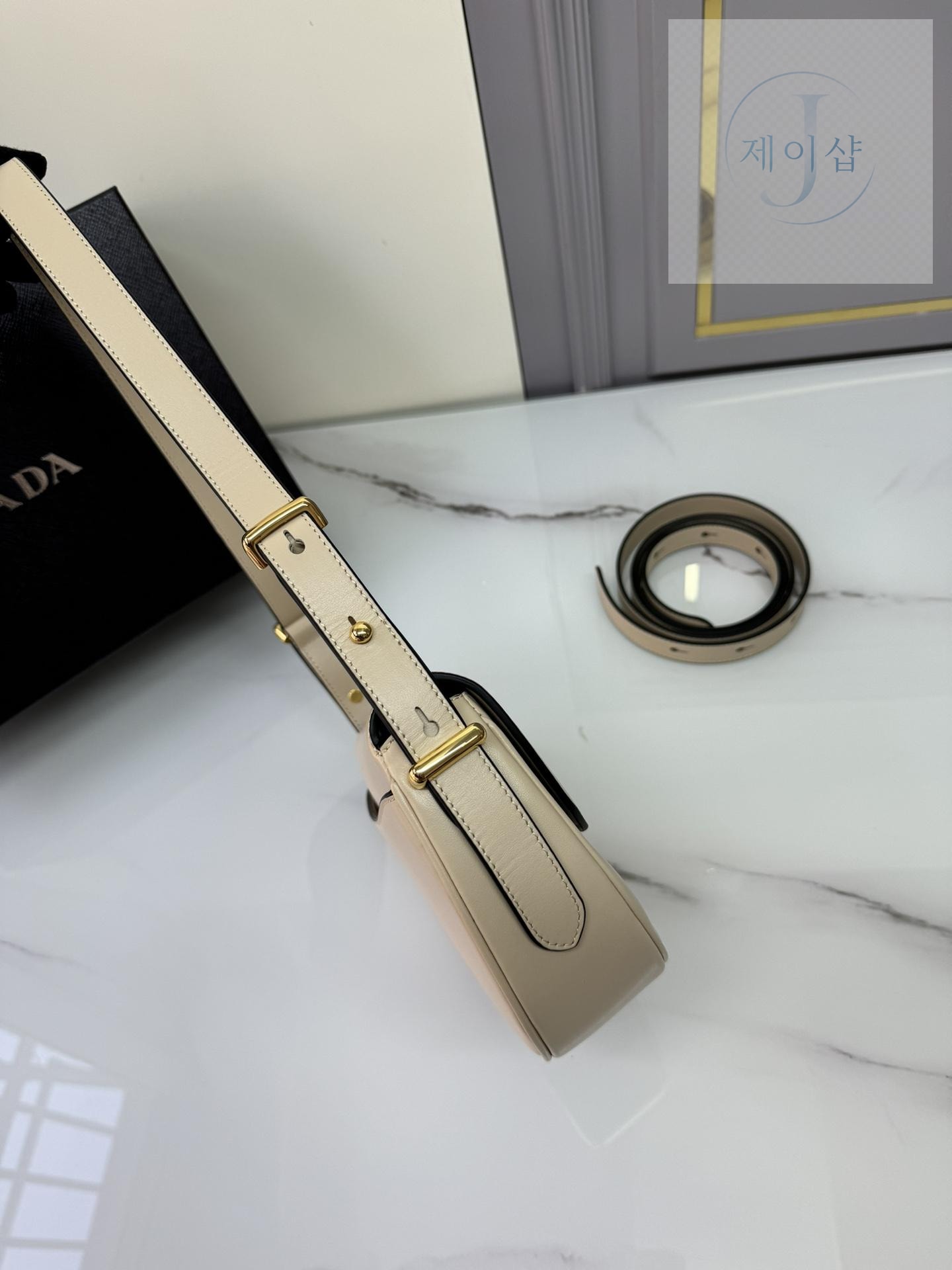 Prada Arque Leather Shoulder Flap - 상세 이미지