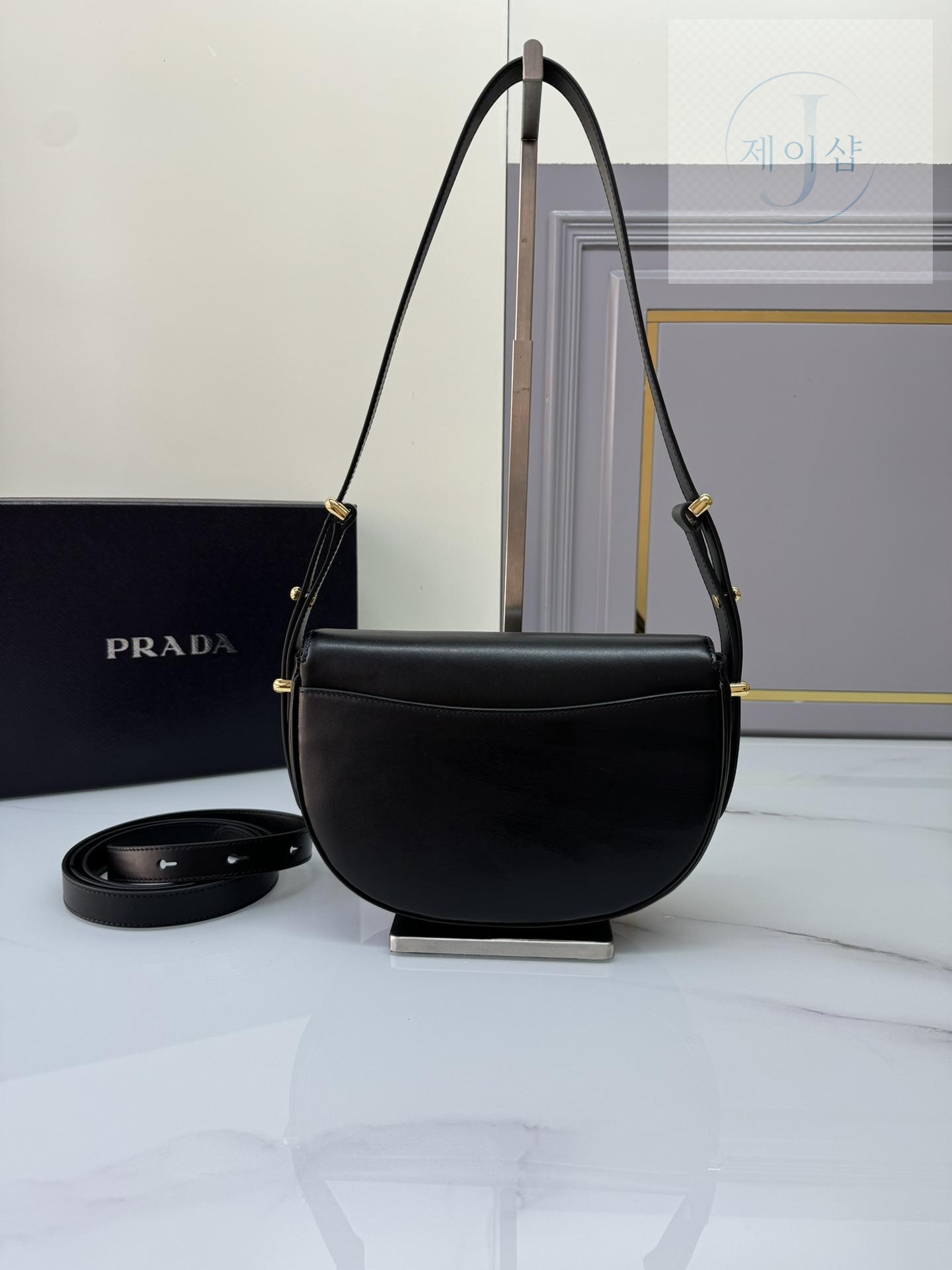 Prada Arque Leather Shoulder Flap - 상세 이미지