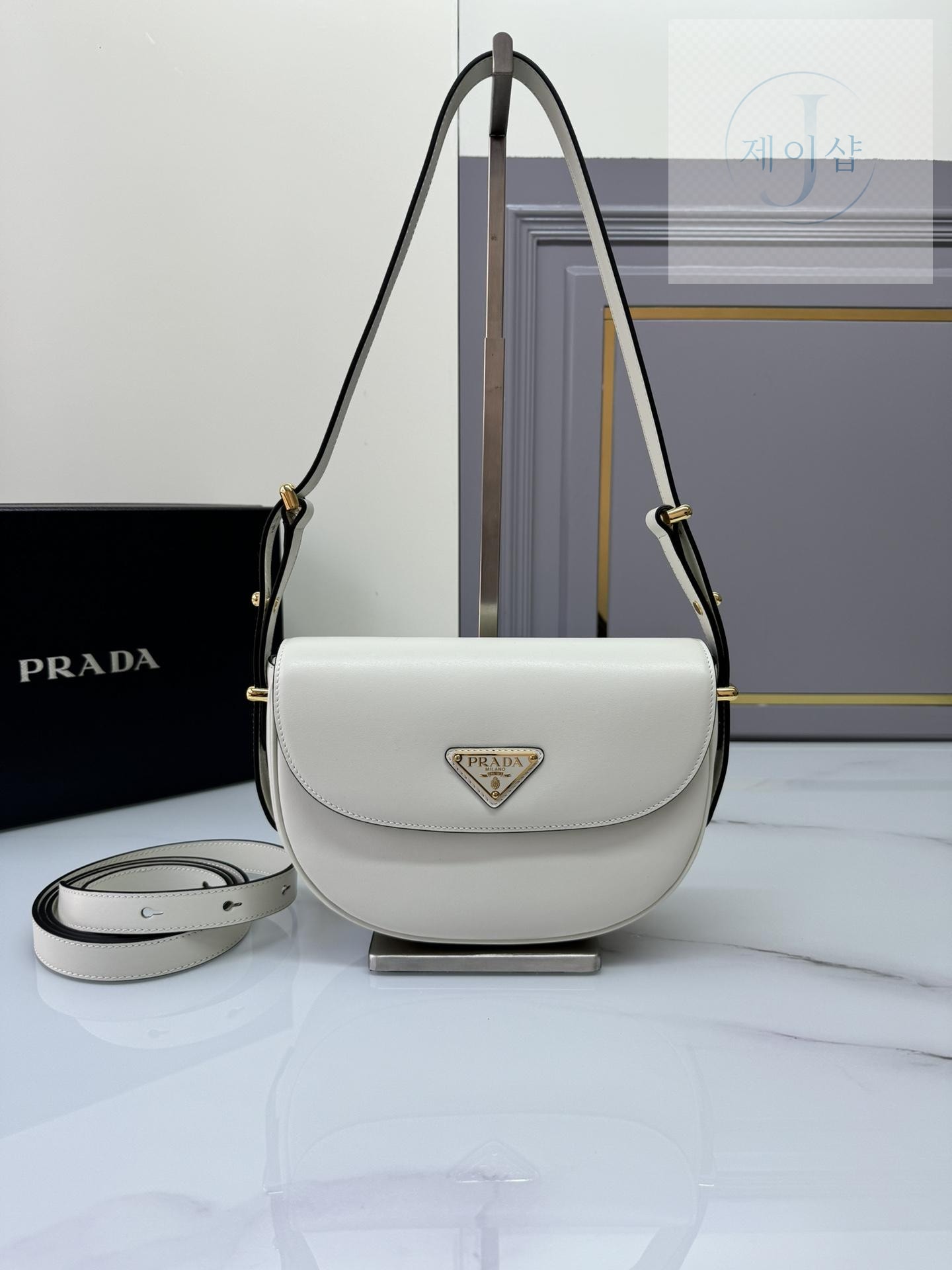 Prada Arque Leather Shoulder Flap - 상세 이미지