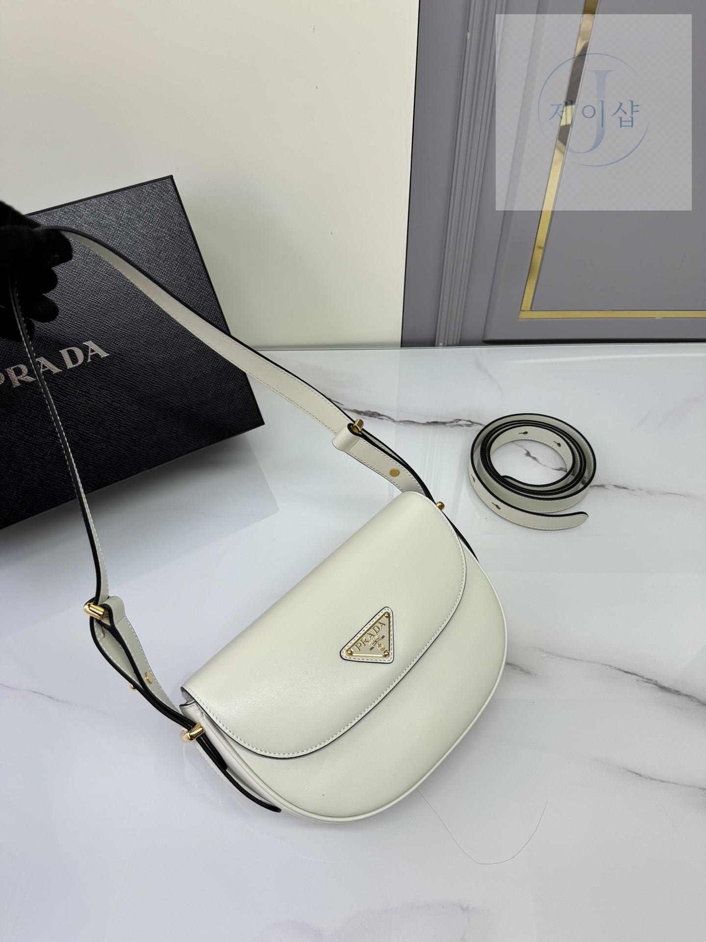 Prada Arque Leather Shoulder Flap - 상세 이미지