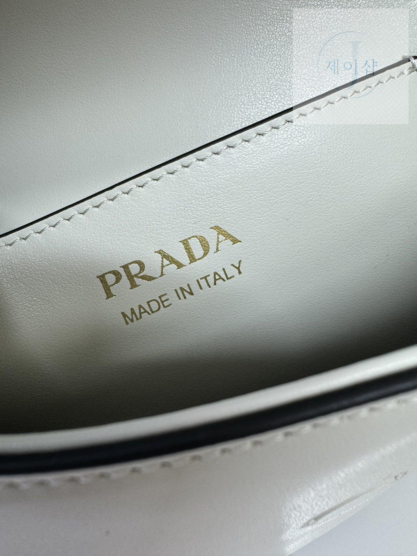 Prada Arque Leather Shoulder Flap - 상세 이미지