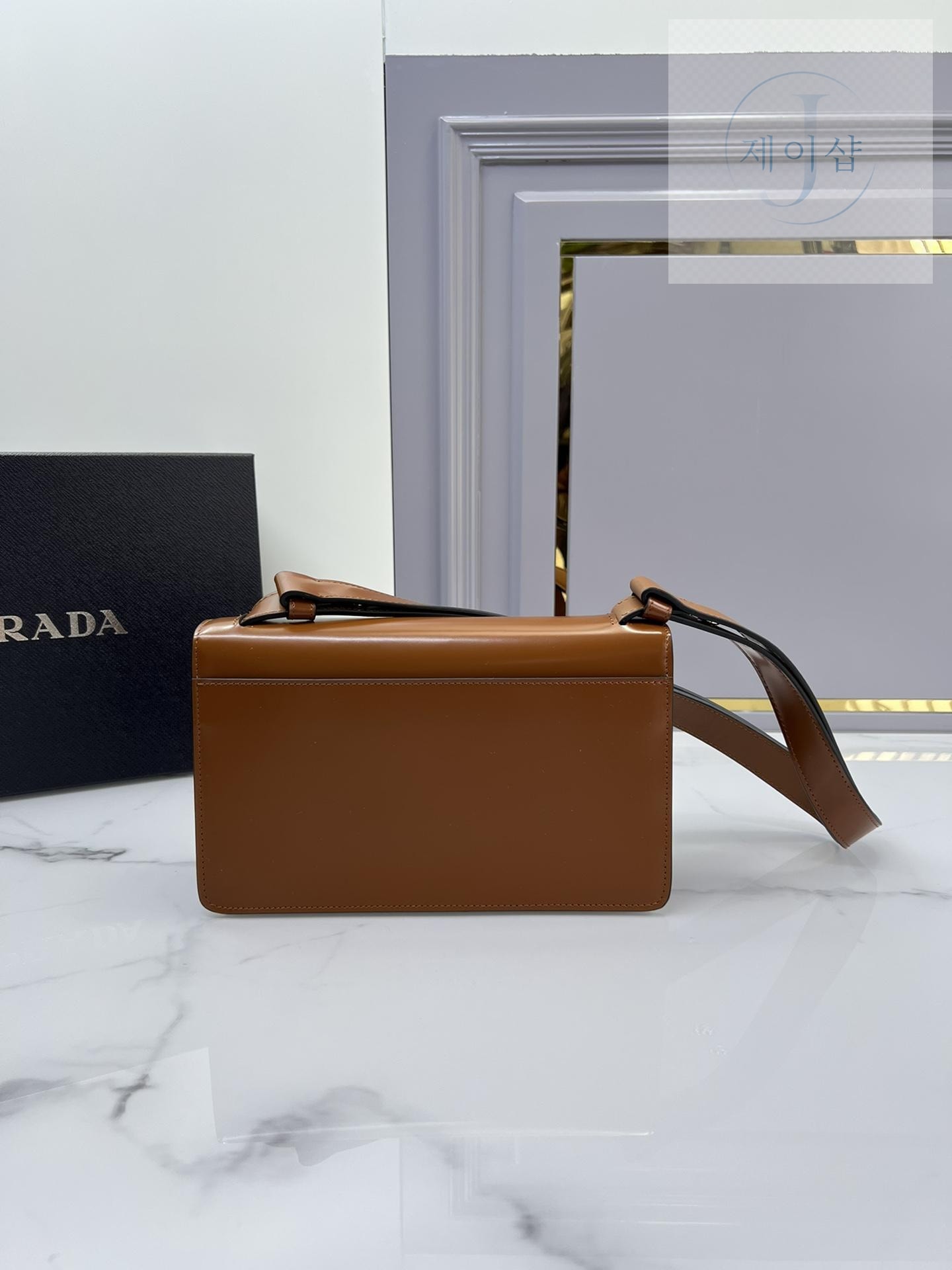 Prada Emblem Brushed Leather Bag - 상세 이미지