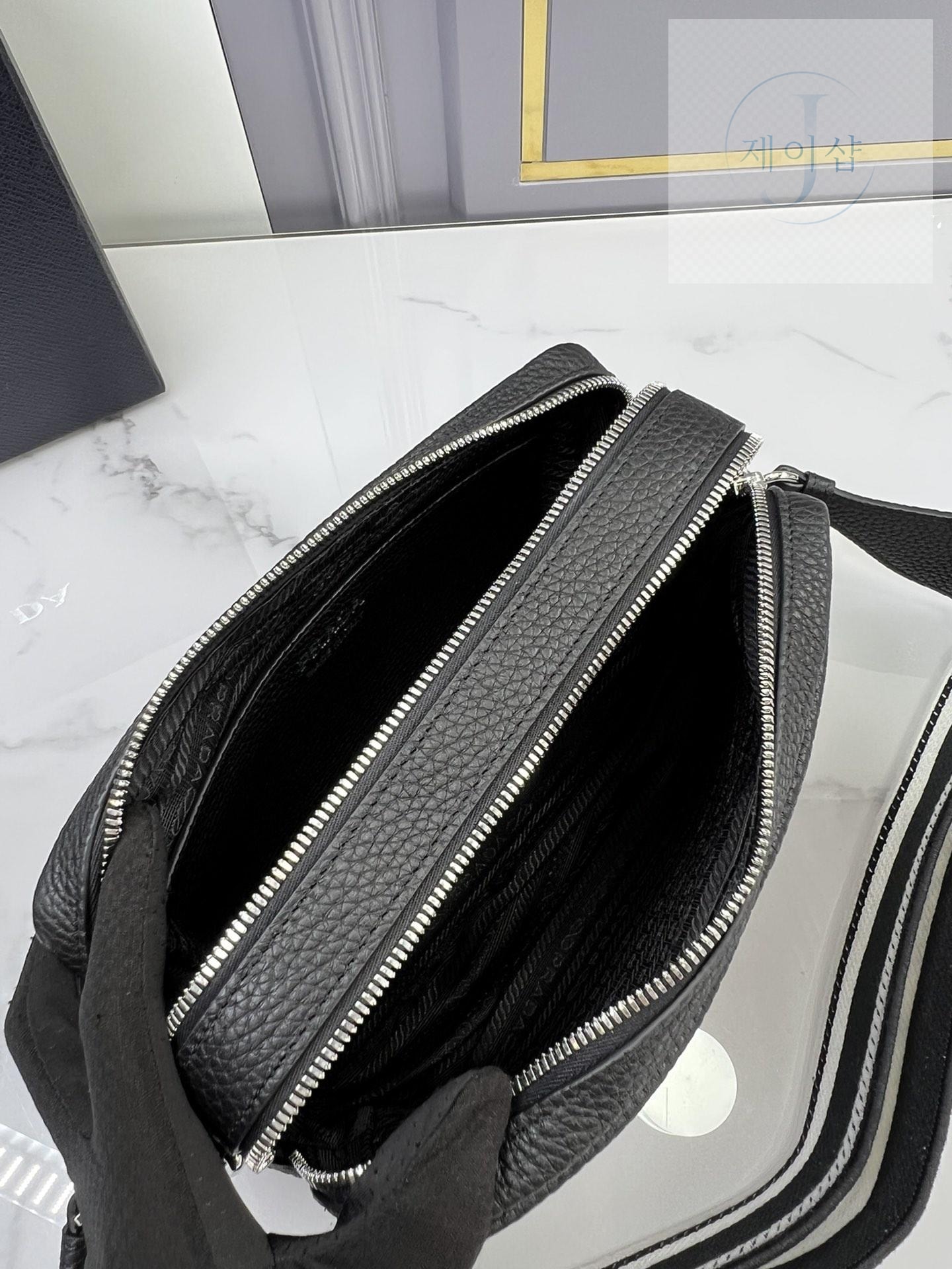 Prada Flou Shoulder - 상세 이미지