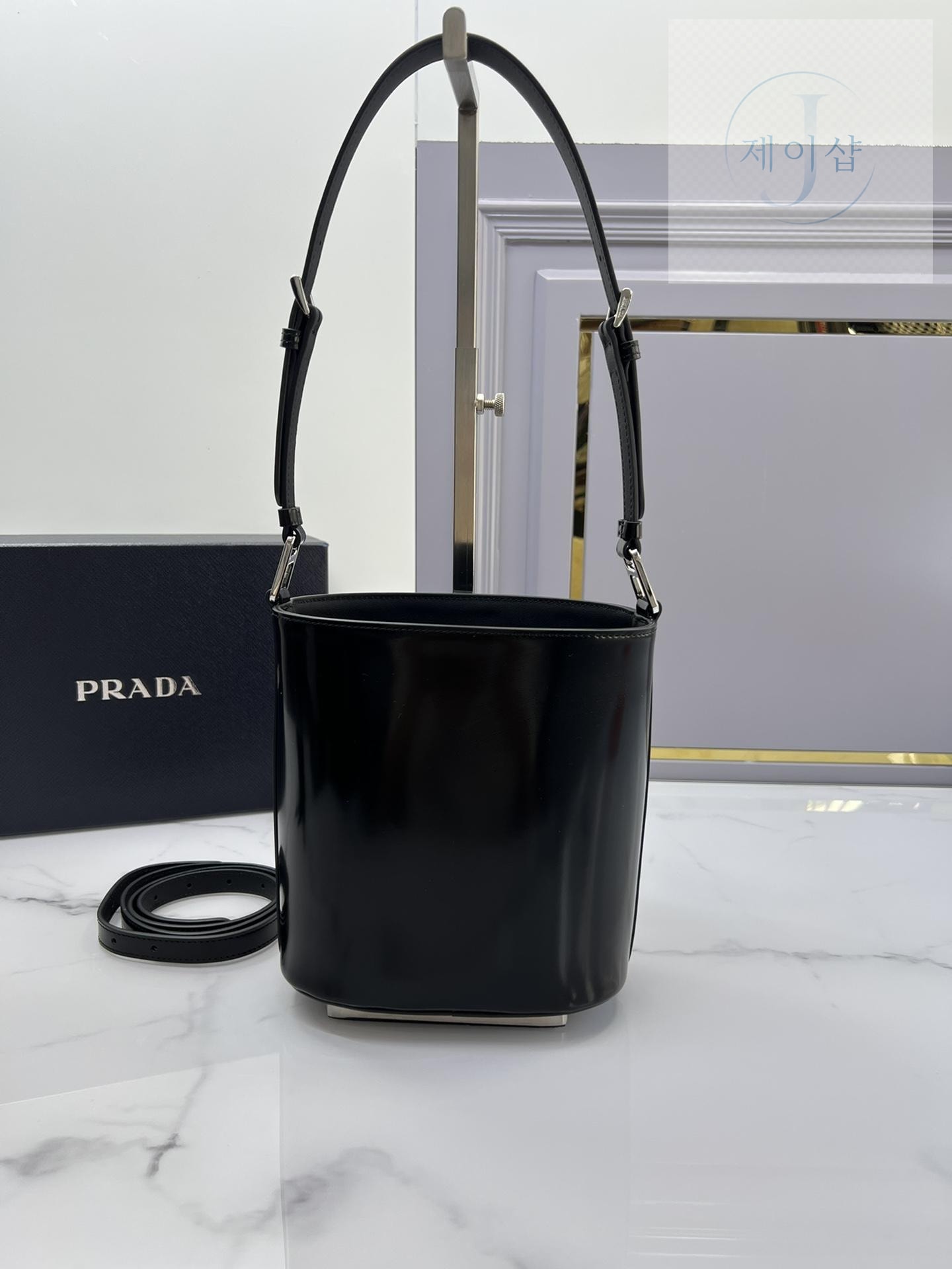Prada Leather Bucket - 상세 이미지