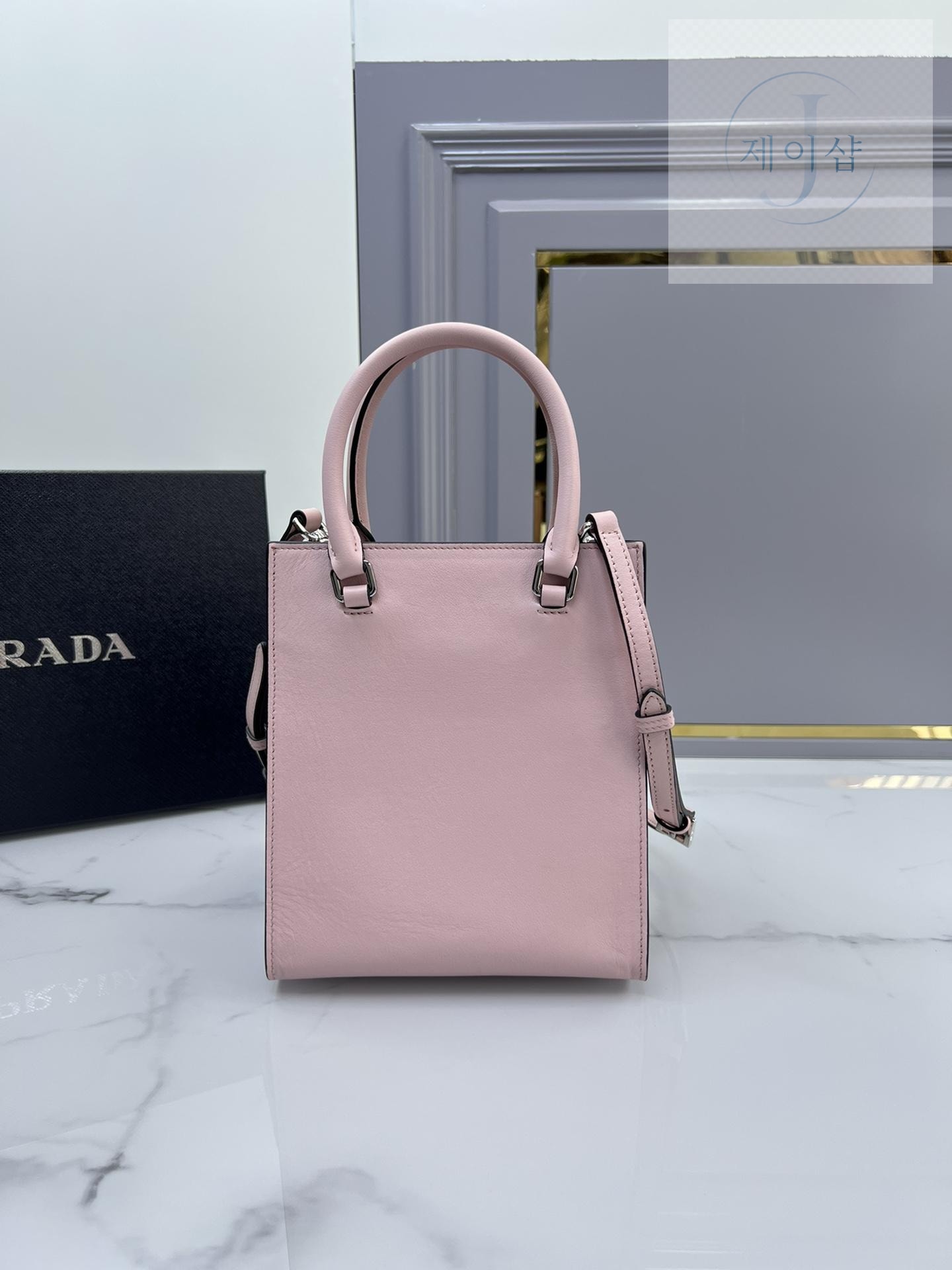 Prada Leather Handbag - 상세 이미지