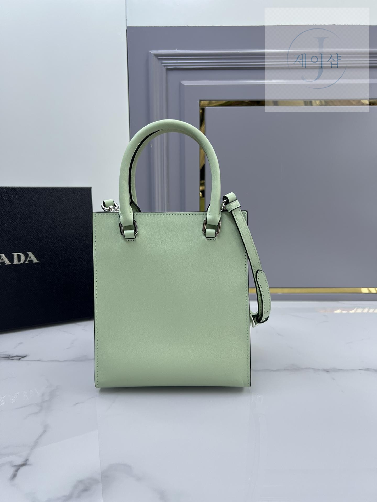 Prada Leather Handbag - 상세 이미지