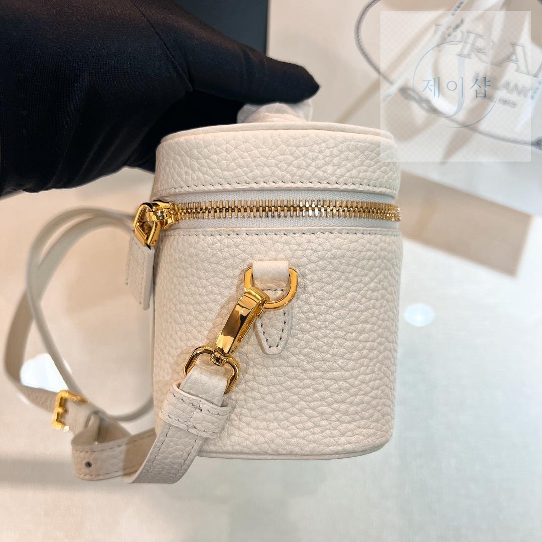 Prada Leather Mini - 상세 이미지