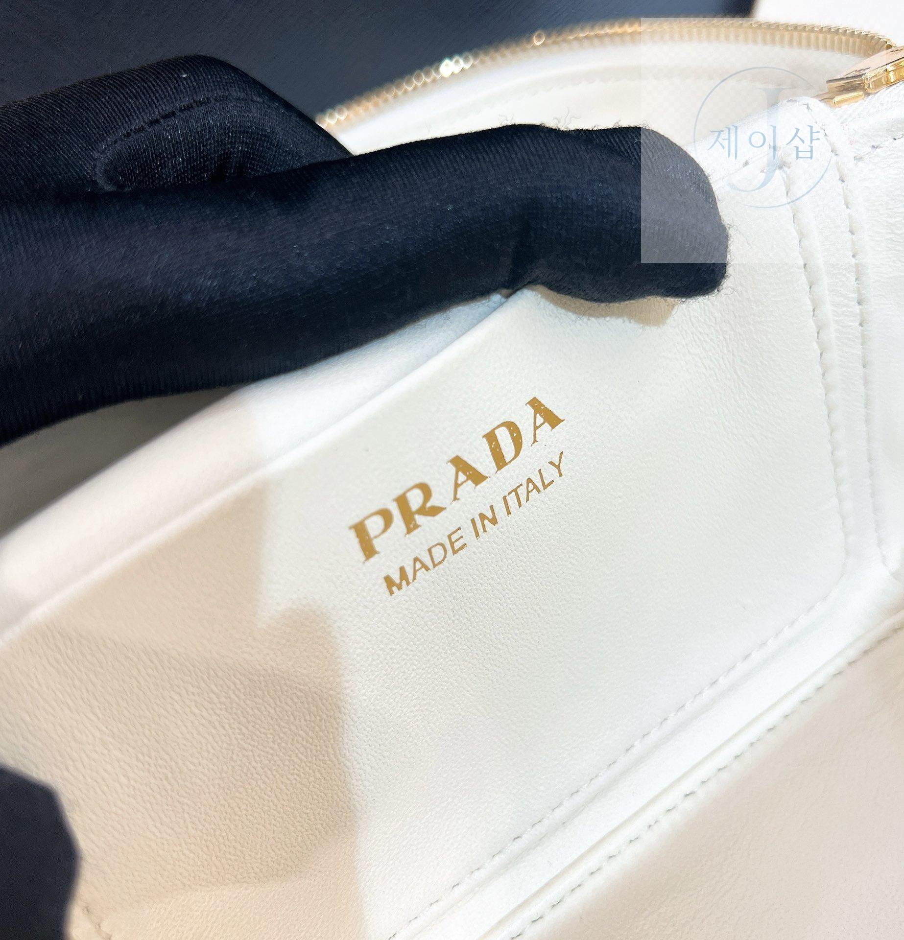 Prada Leather Mini - 상세 이미지