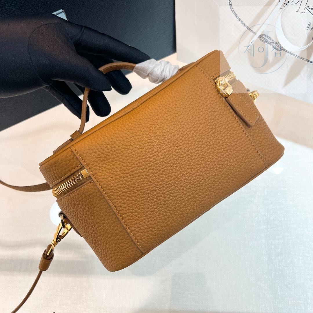 Prada Leather Mini - 상세 이미지