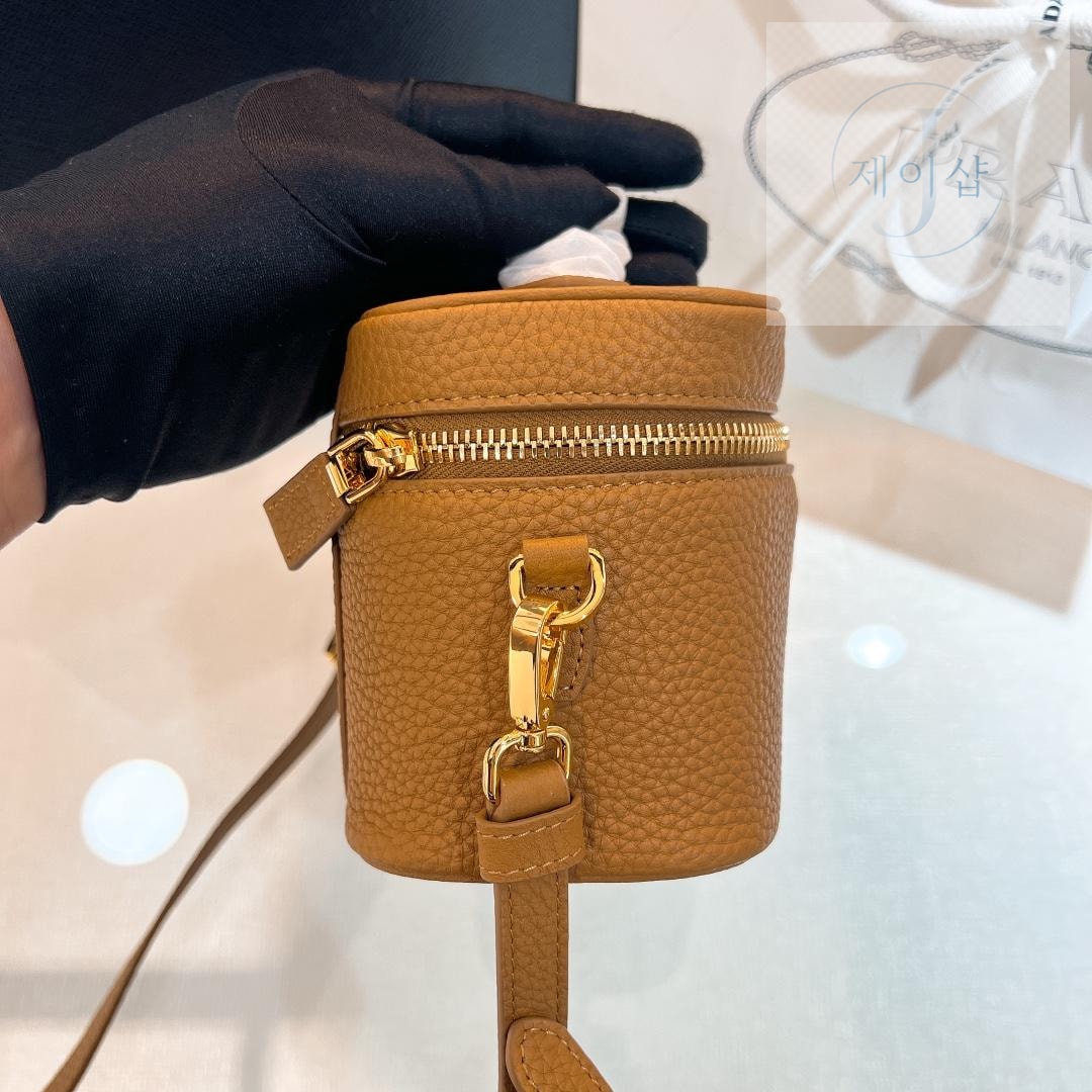 Prada Leather Mini - 상세 이미지