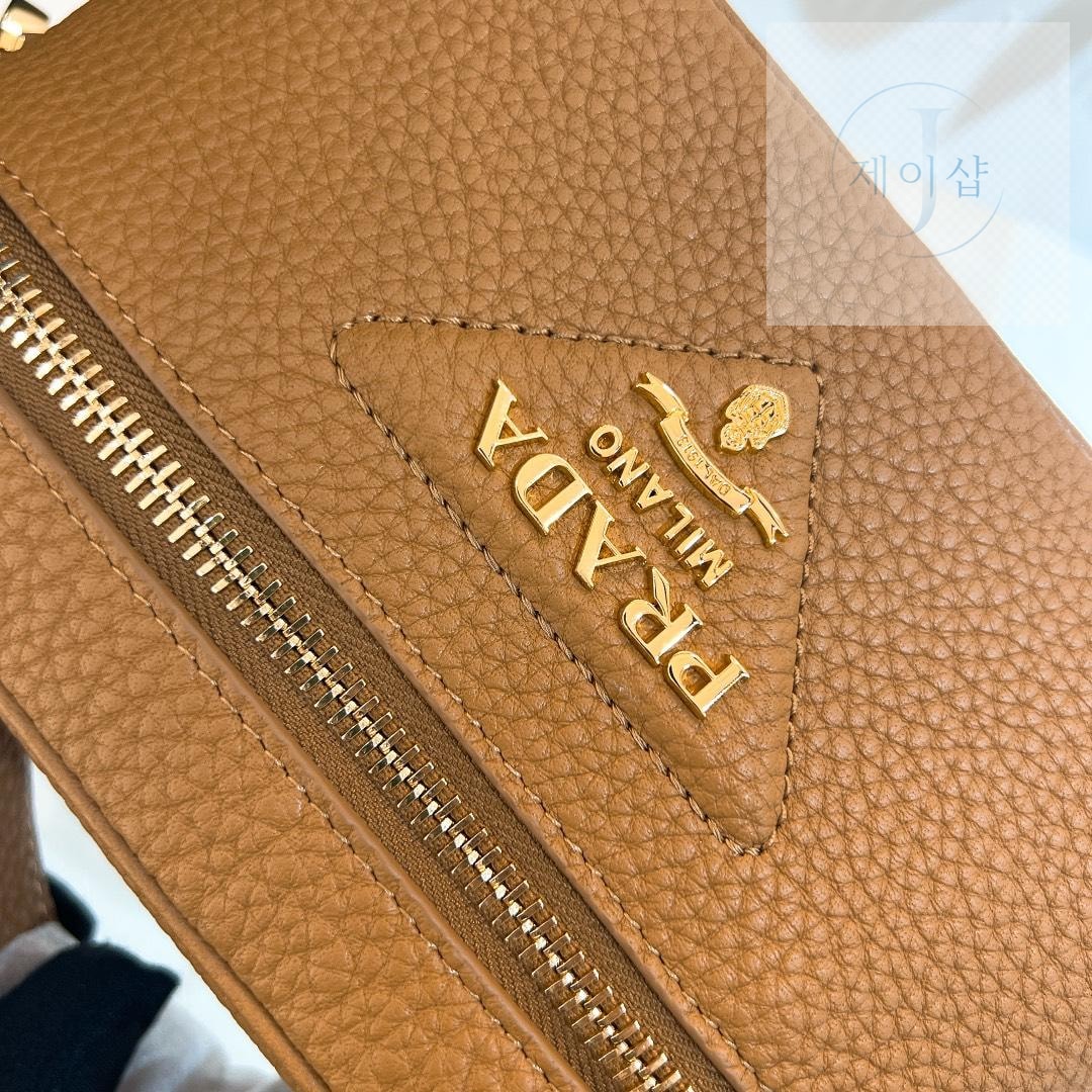 Prada Leather Mini - 상세 이미지