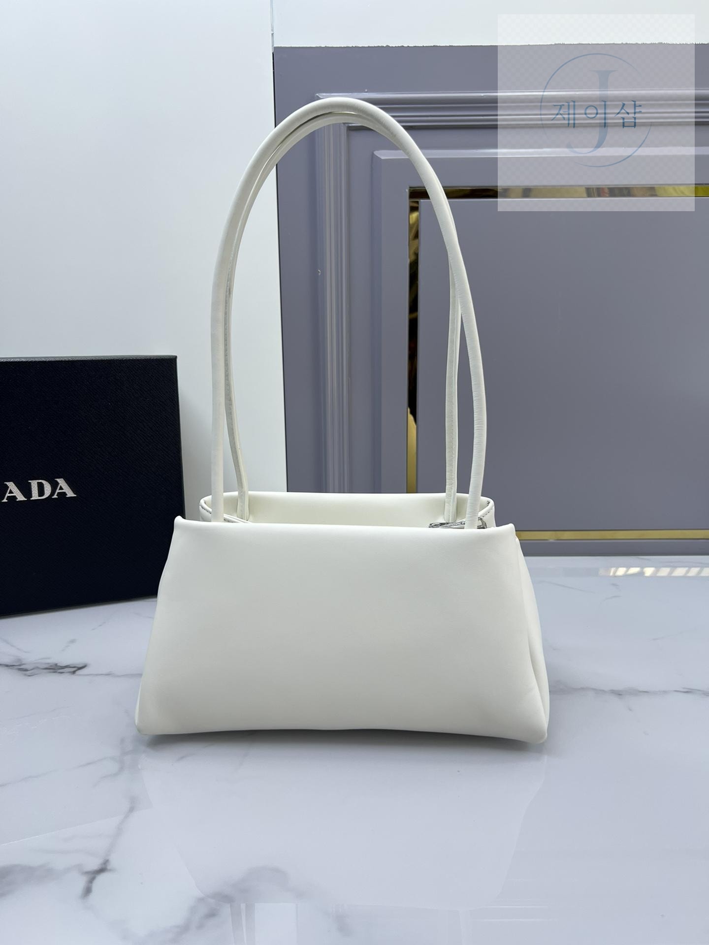 Prada Leather Mini Bag - 상세 이미지