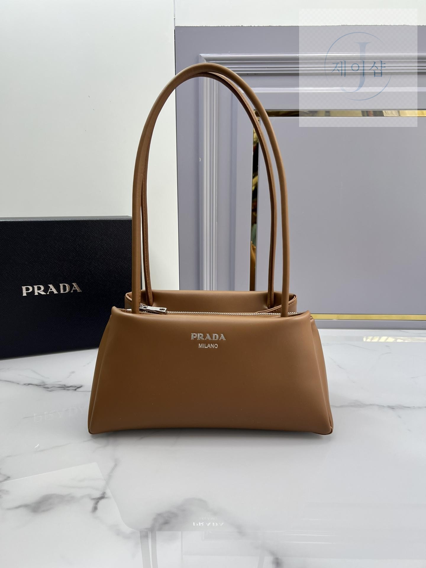 Prada Leather Mini Bag - 상세 이미지