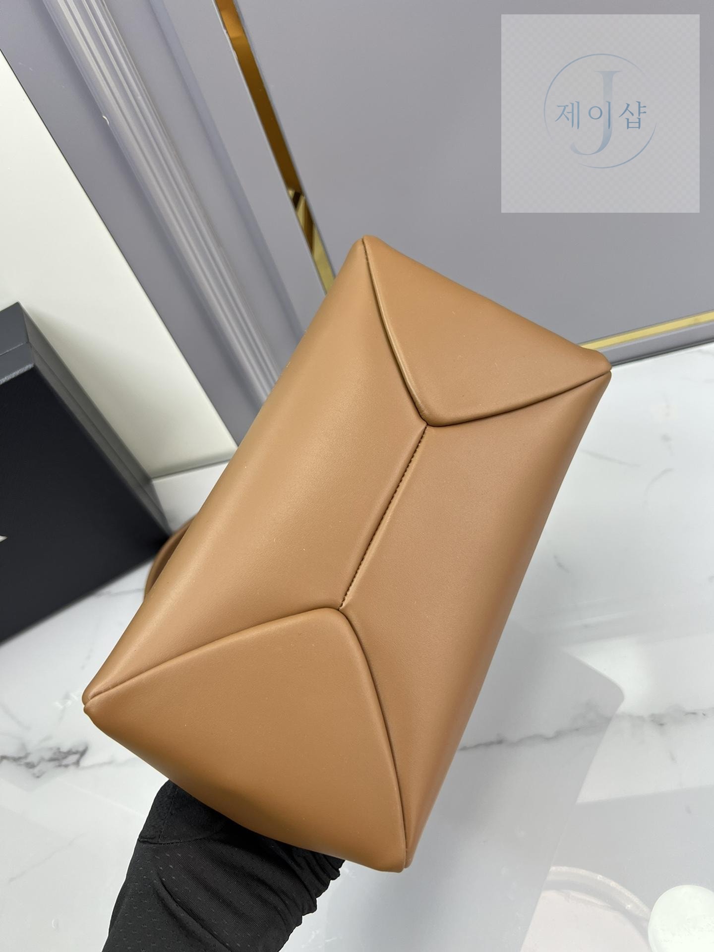 Prada Leather Mini Bag - 상세 이미지