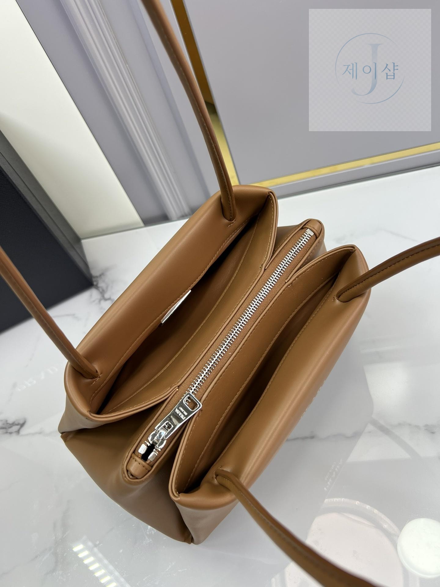 Prada Leather Mini Bag - 상세 이미지