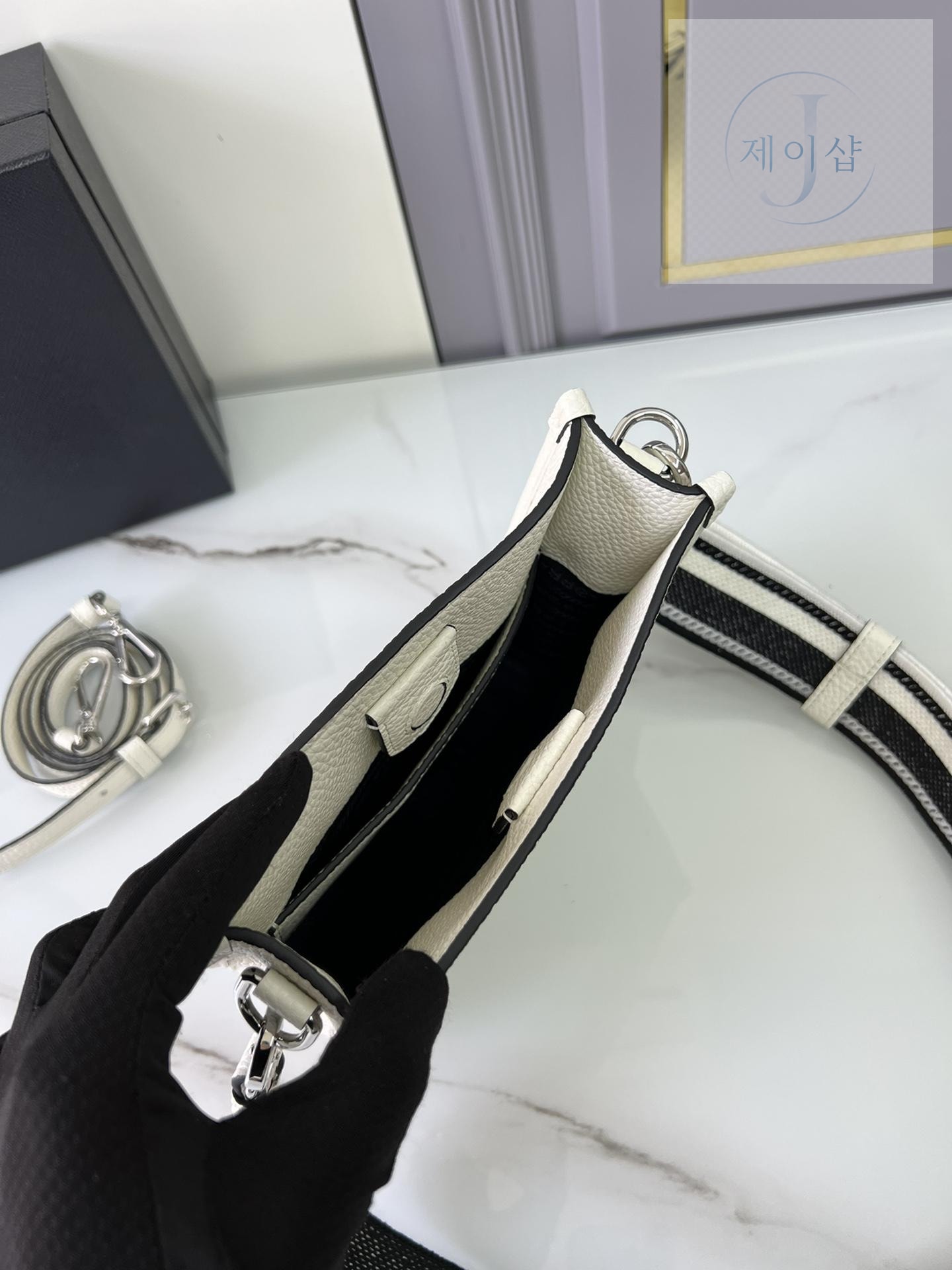 Prada Leather Mini Shoulder - 상세 이미지