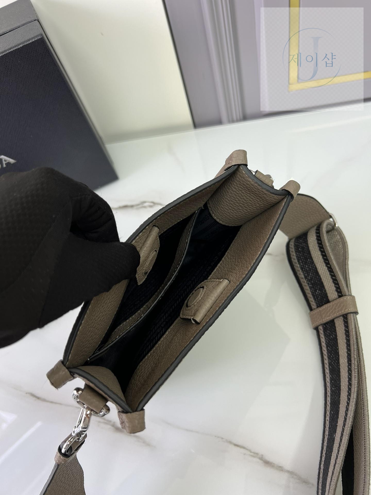 Prada Leather Mini Shoulder - 상세 이미지