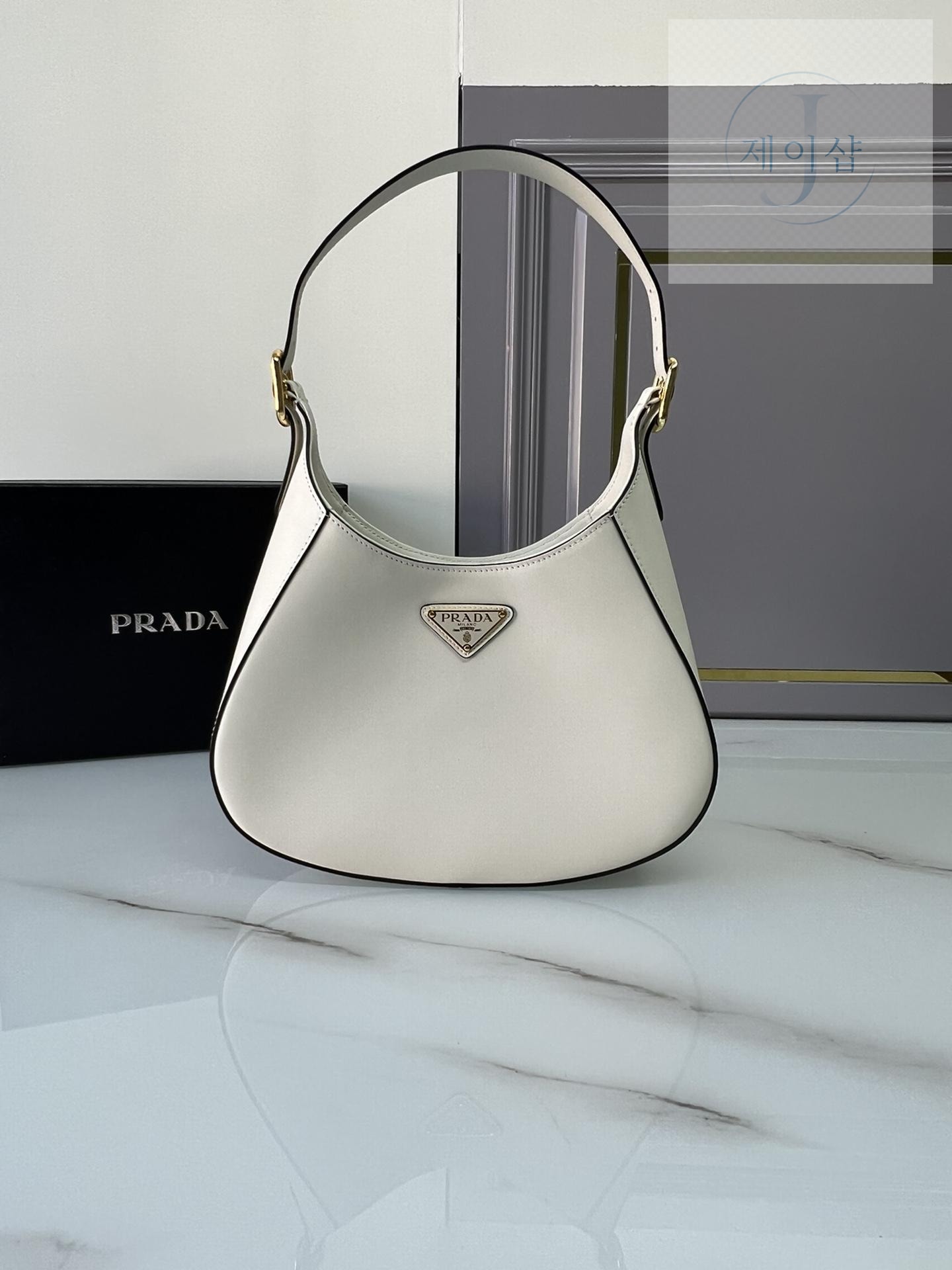 Prada Leather Shoulder - 상세 이미지