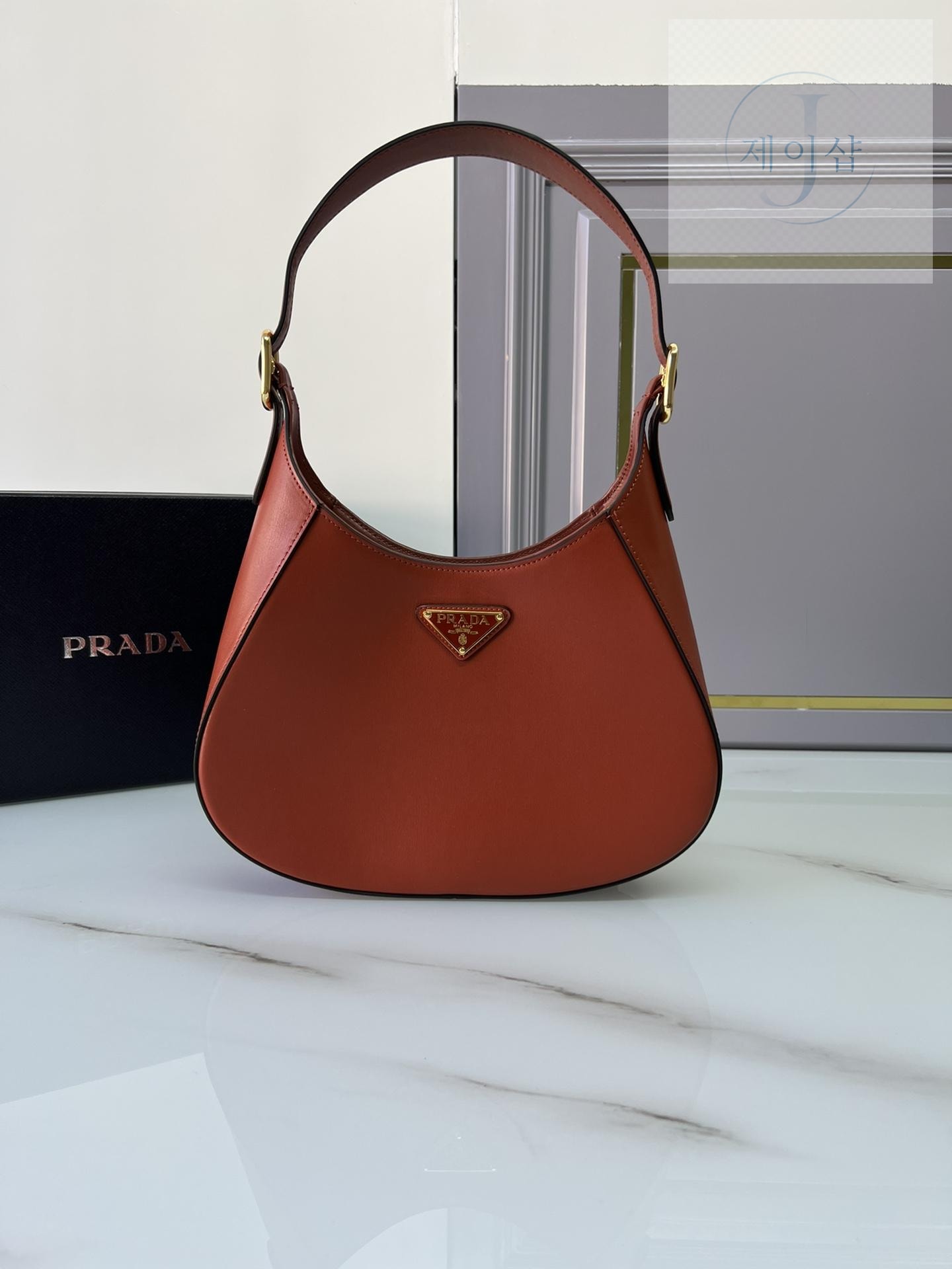 Prada Leather Shoulder - 상세 이미지
