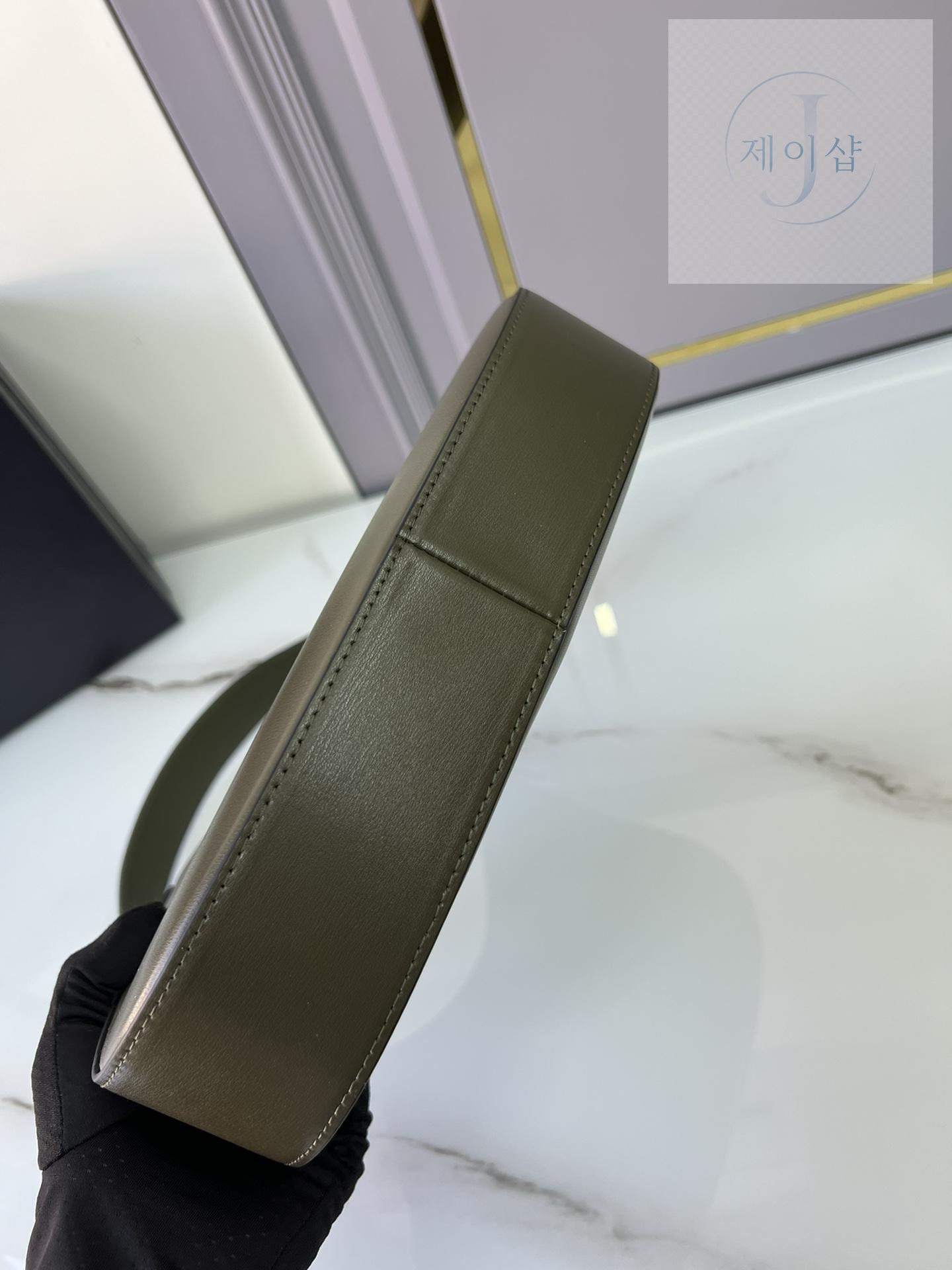 Prada Leather Shoulder - 상세 이미지