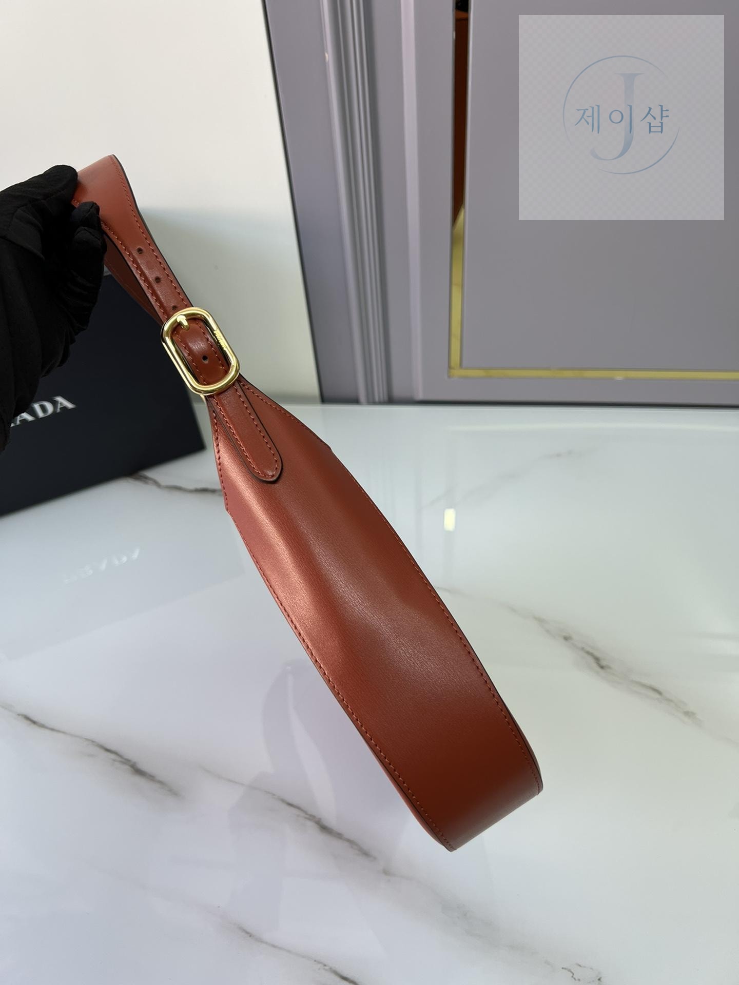 Prada Leather Shoulder - 상세 이미지