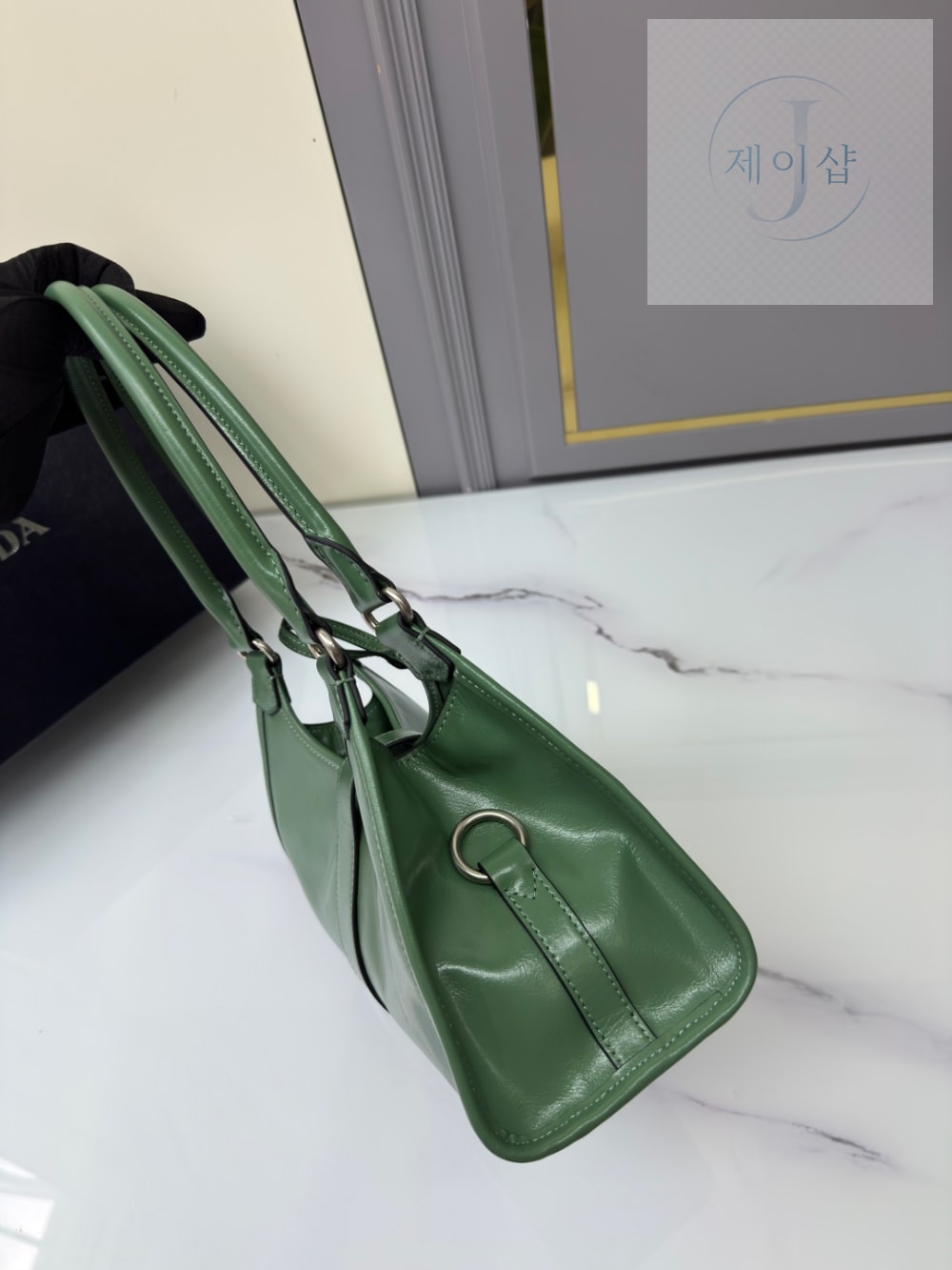 Prada Leather Tote - 상세 이미지