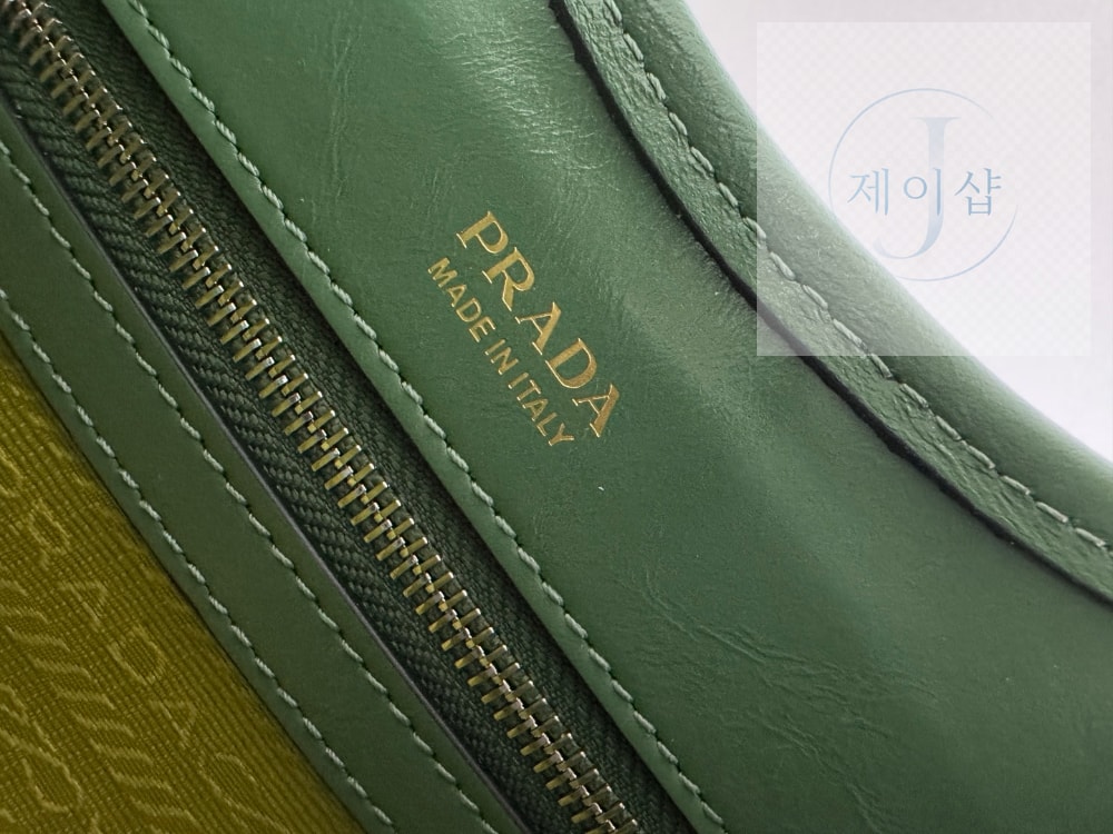 Prada Leather Tote - 상세 이미지
