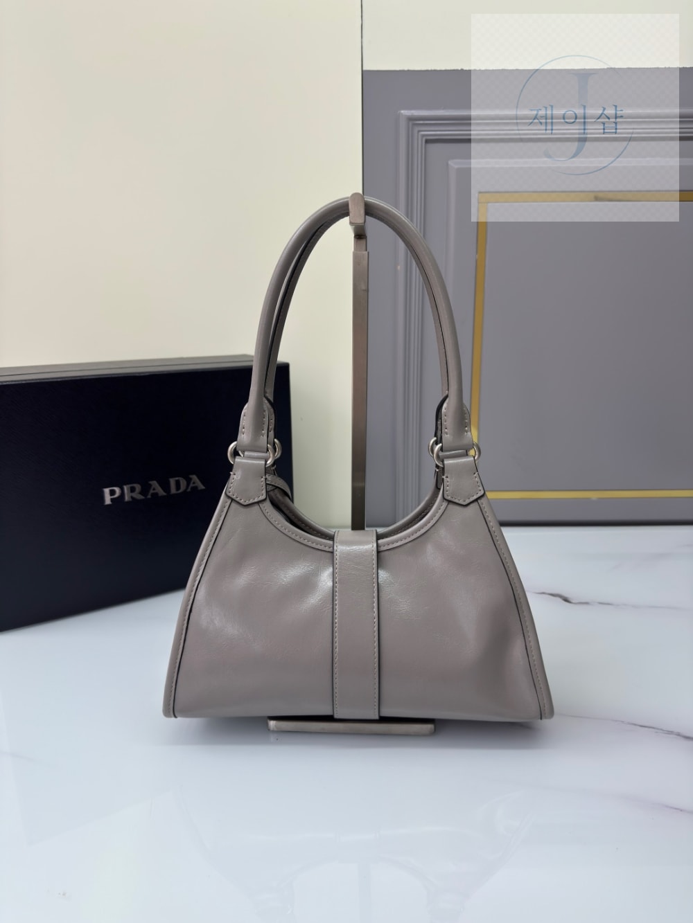 Prada Leather Tote - 상세 이미지