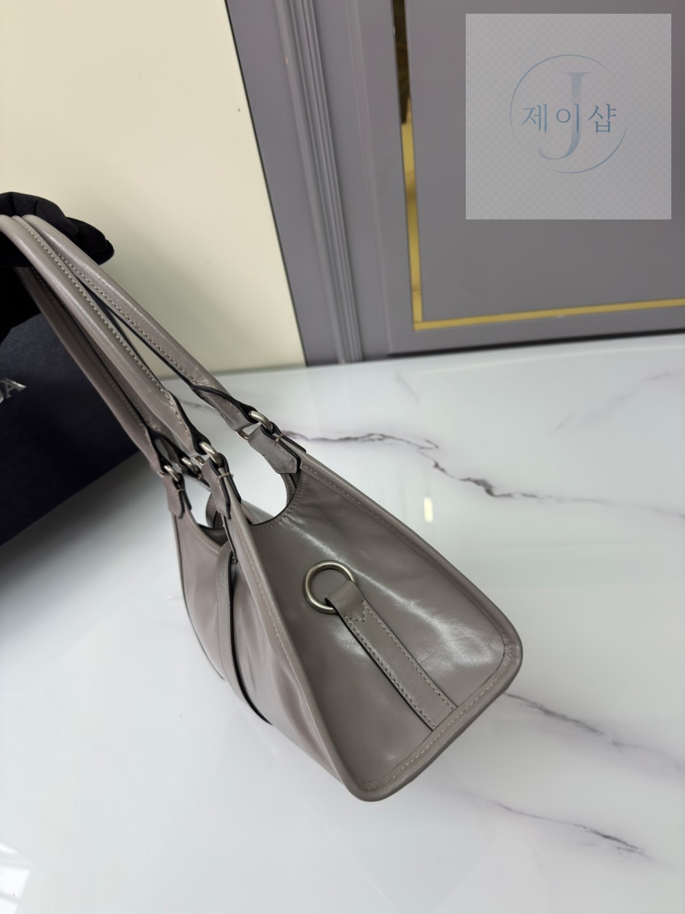 Prada Leather Tote - 상세 이미지
