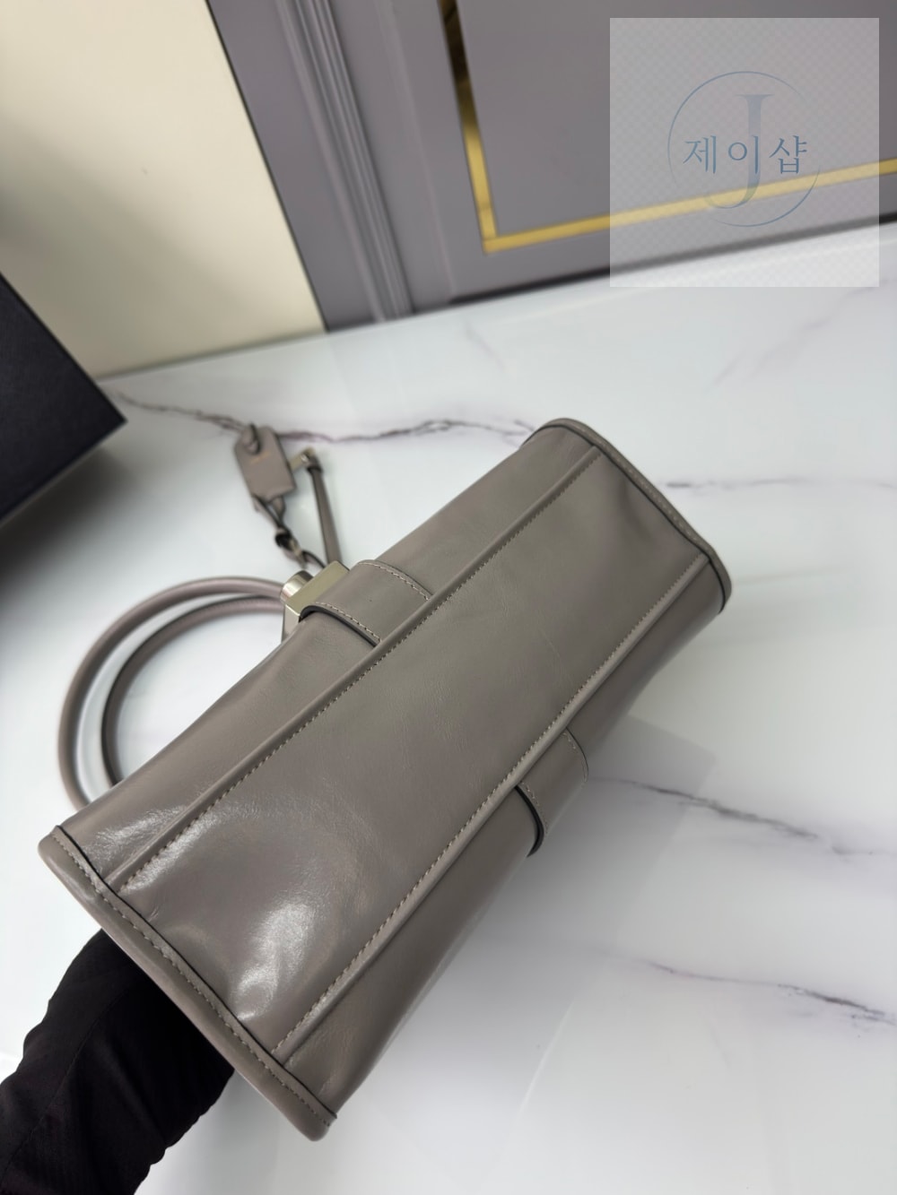 Prada Leather Tote - 상세 이미지