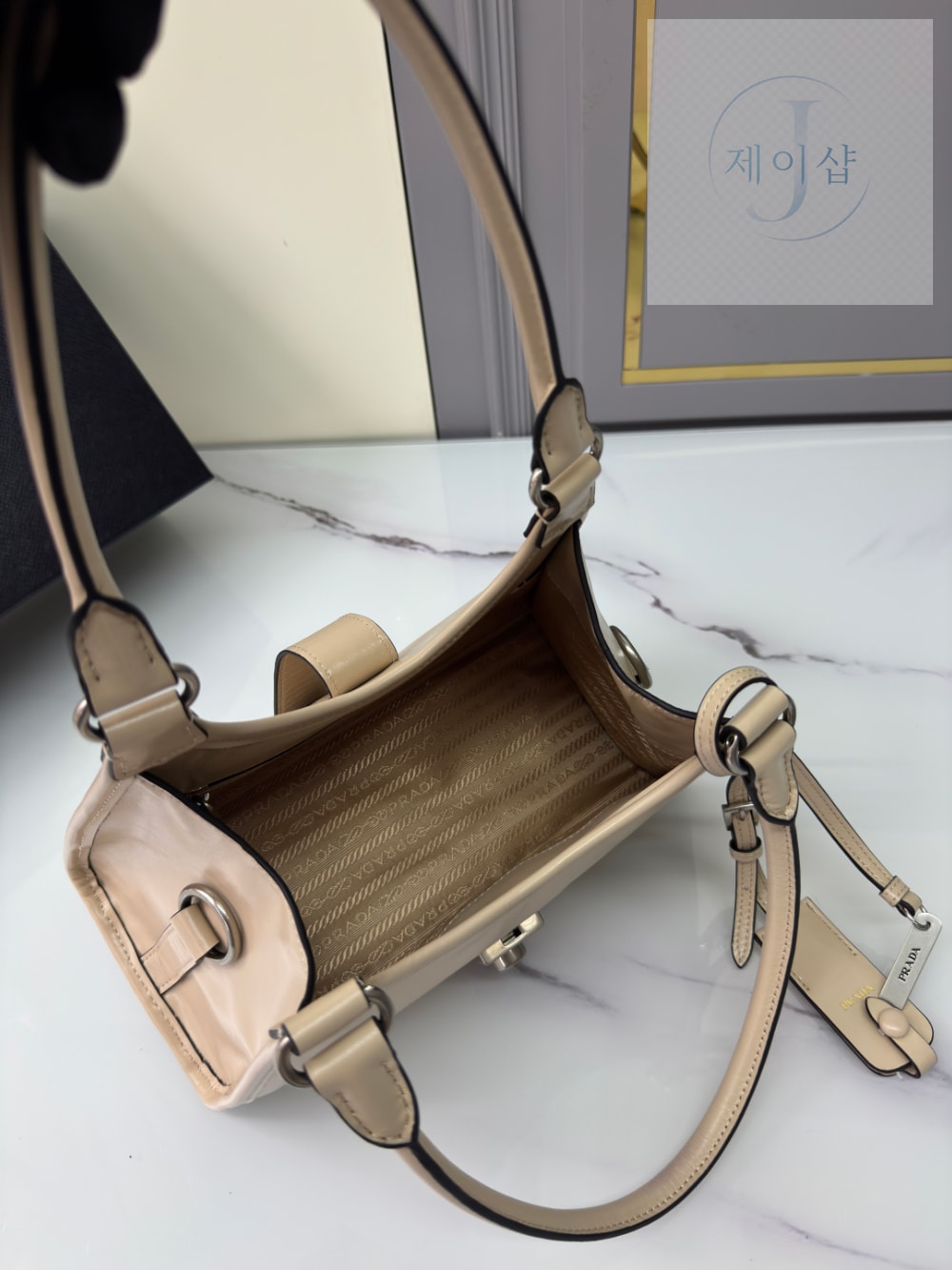 Prada Leather Tote - 상세 이미지