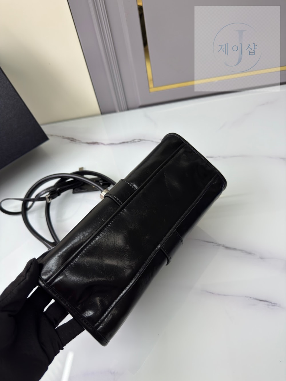 Prada Leather Tote - 상세 이미지