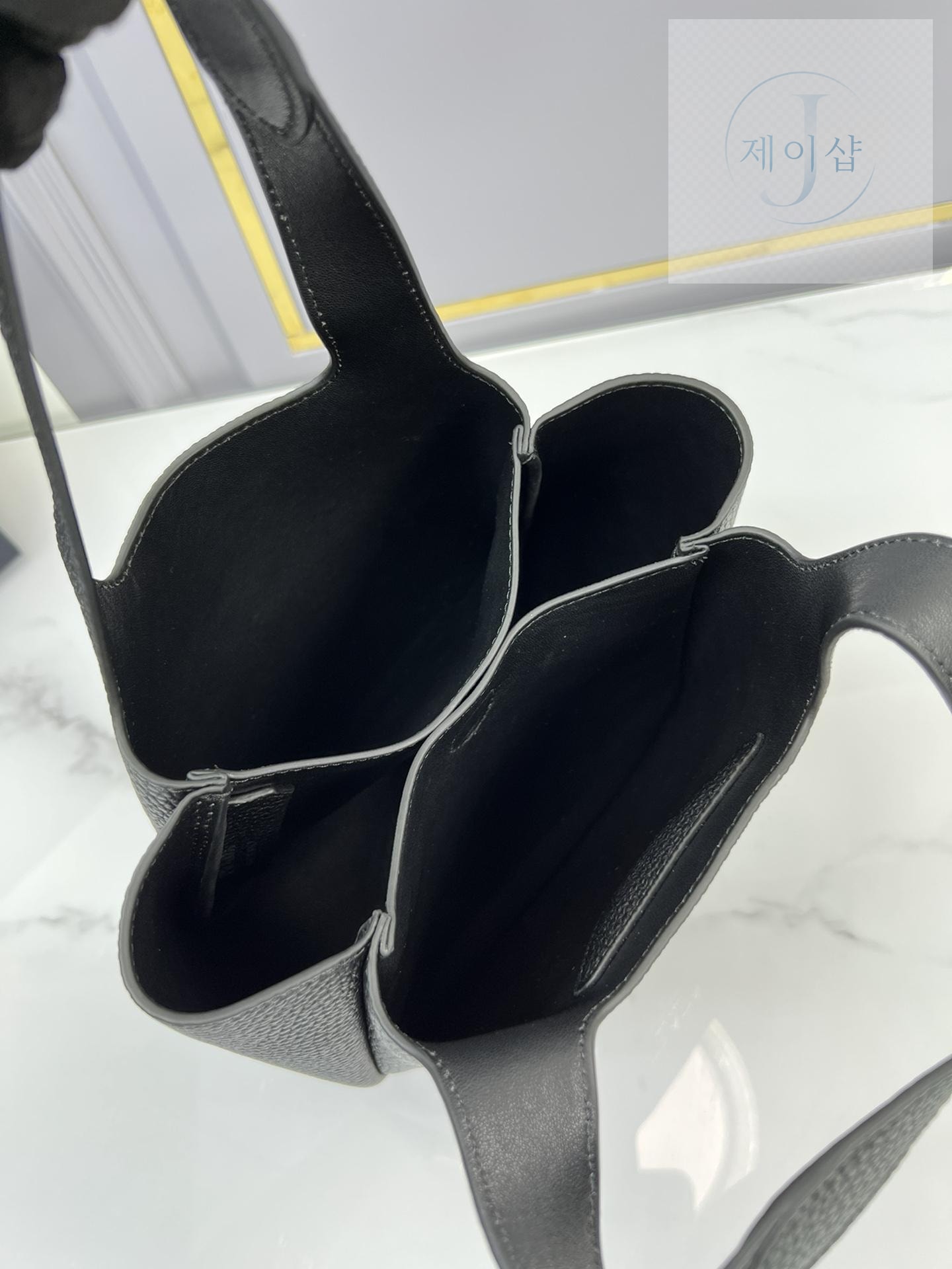 Prada Mini Tote - 상세 이미지